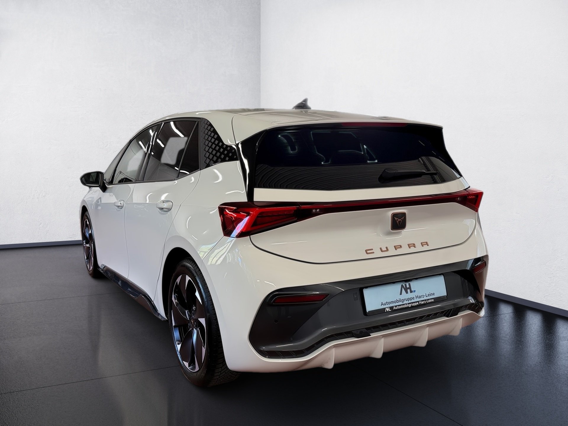 Born e-Boost Wärmepumpe HuD Navi ACC Keyless LED RFK