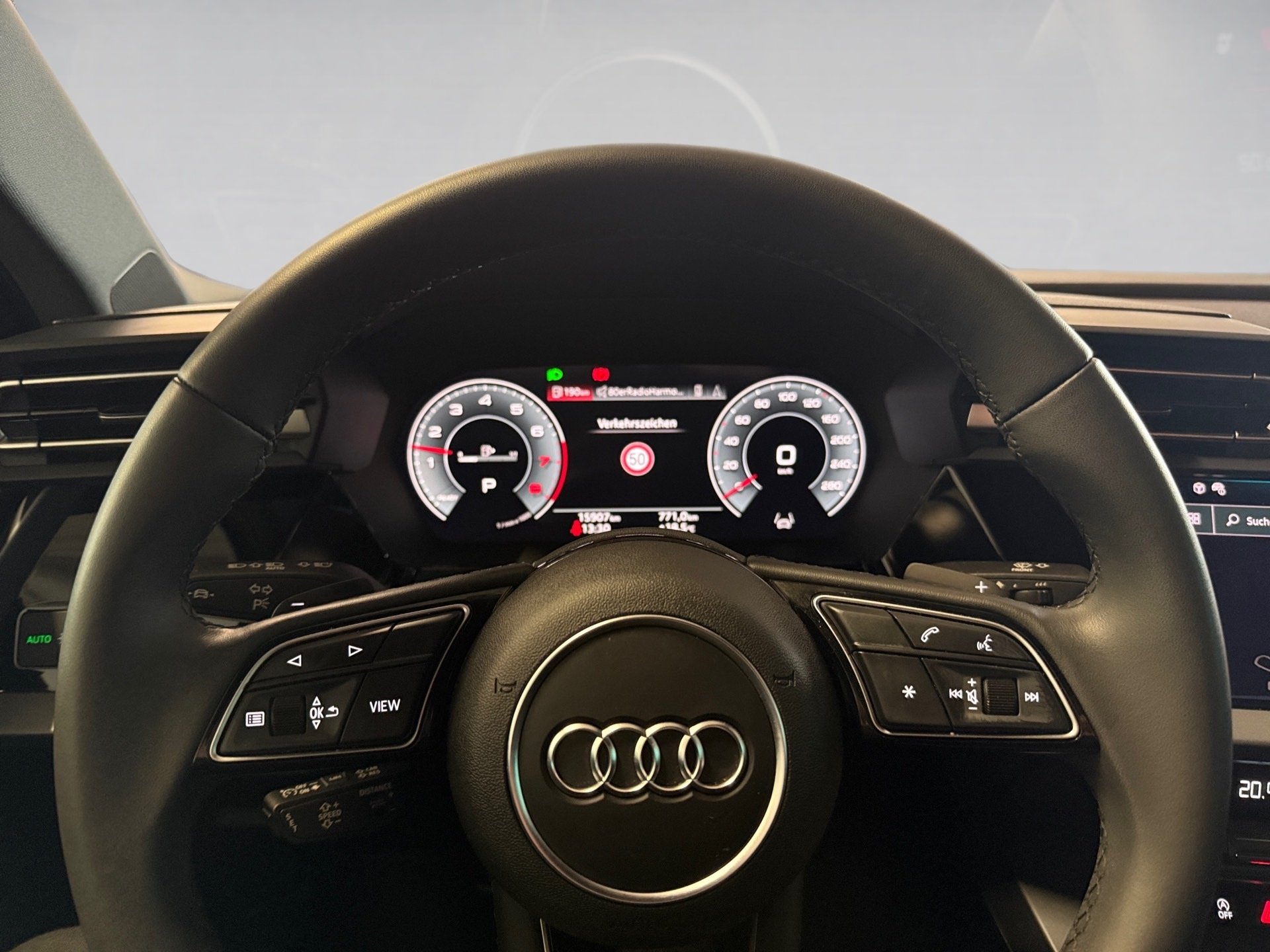 A3 Limousine 30 TFSI S line S-tronic Navi ACC RFK Optik schwarz plus