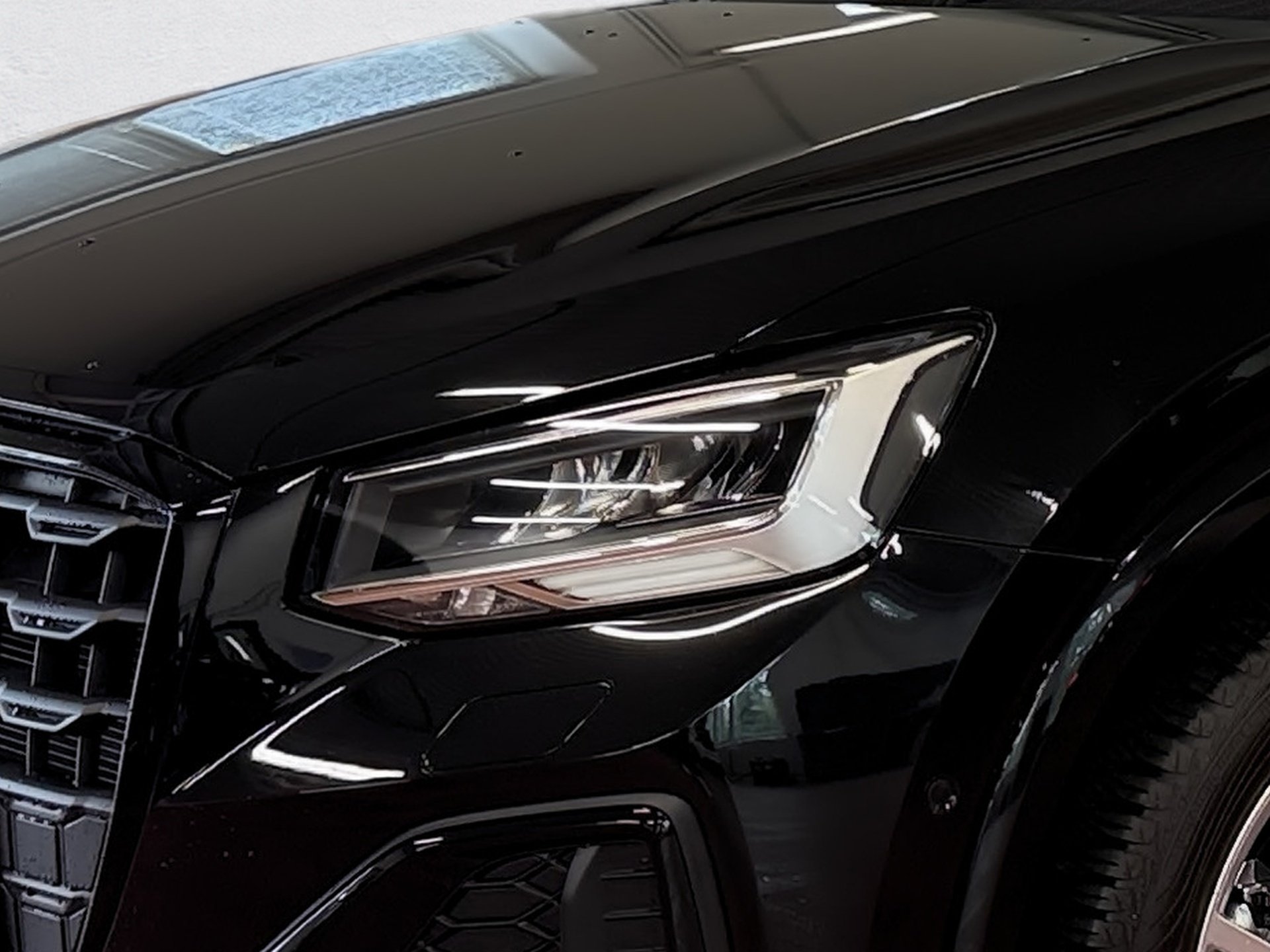 Q2 35 TFSI S line S-tronic LED Navi GRA RFK Optik schwarz