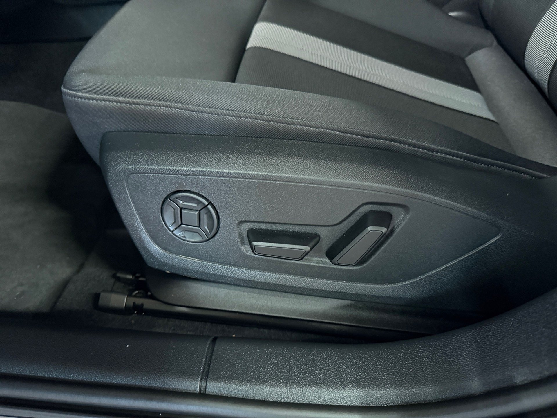 A3 Limousine 35 TFSI advanced S-tronic AHK Navi ACC LED RFK