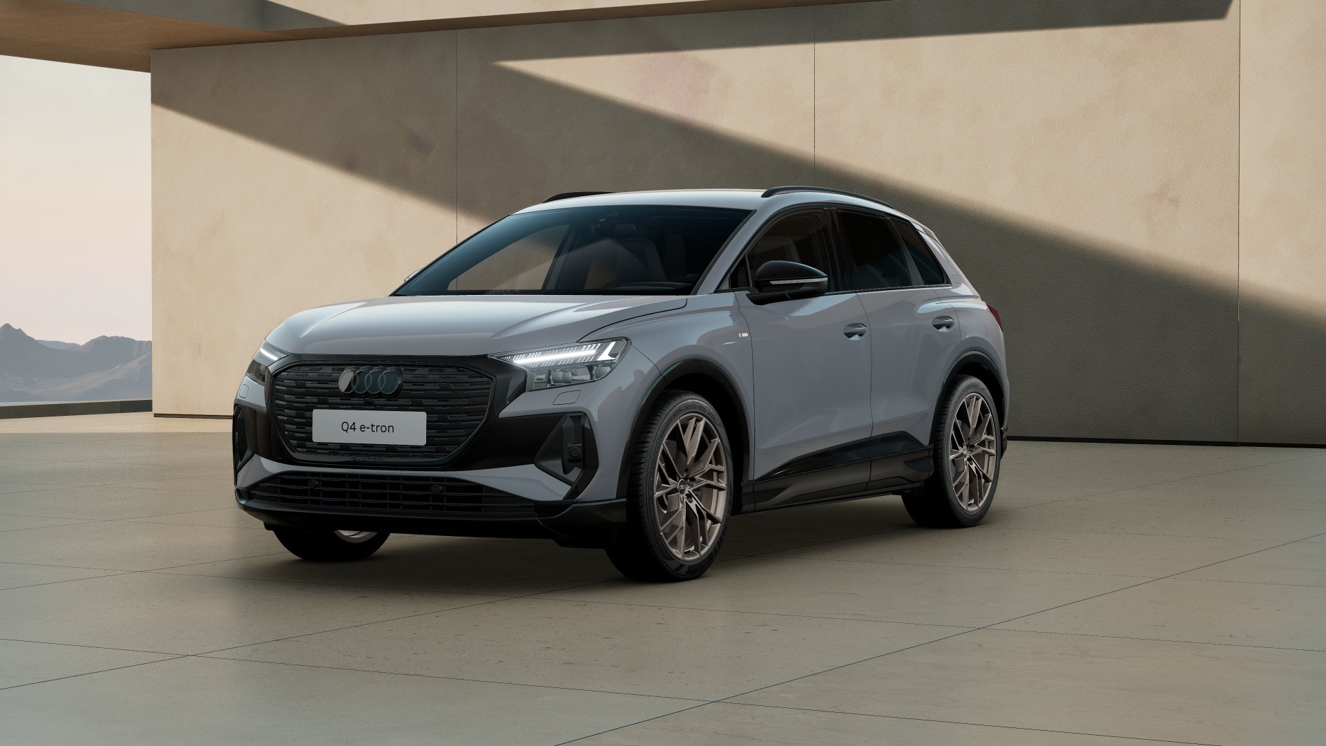 Q4 e-tron 45 quattro S line Matrix AHK Navi ACC RFK Optik schwarz