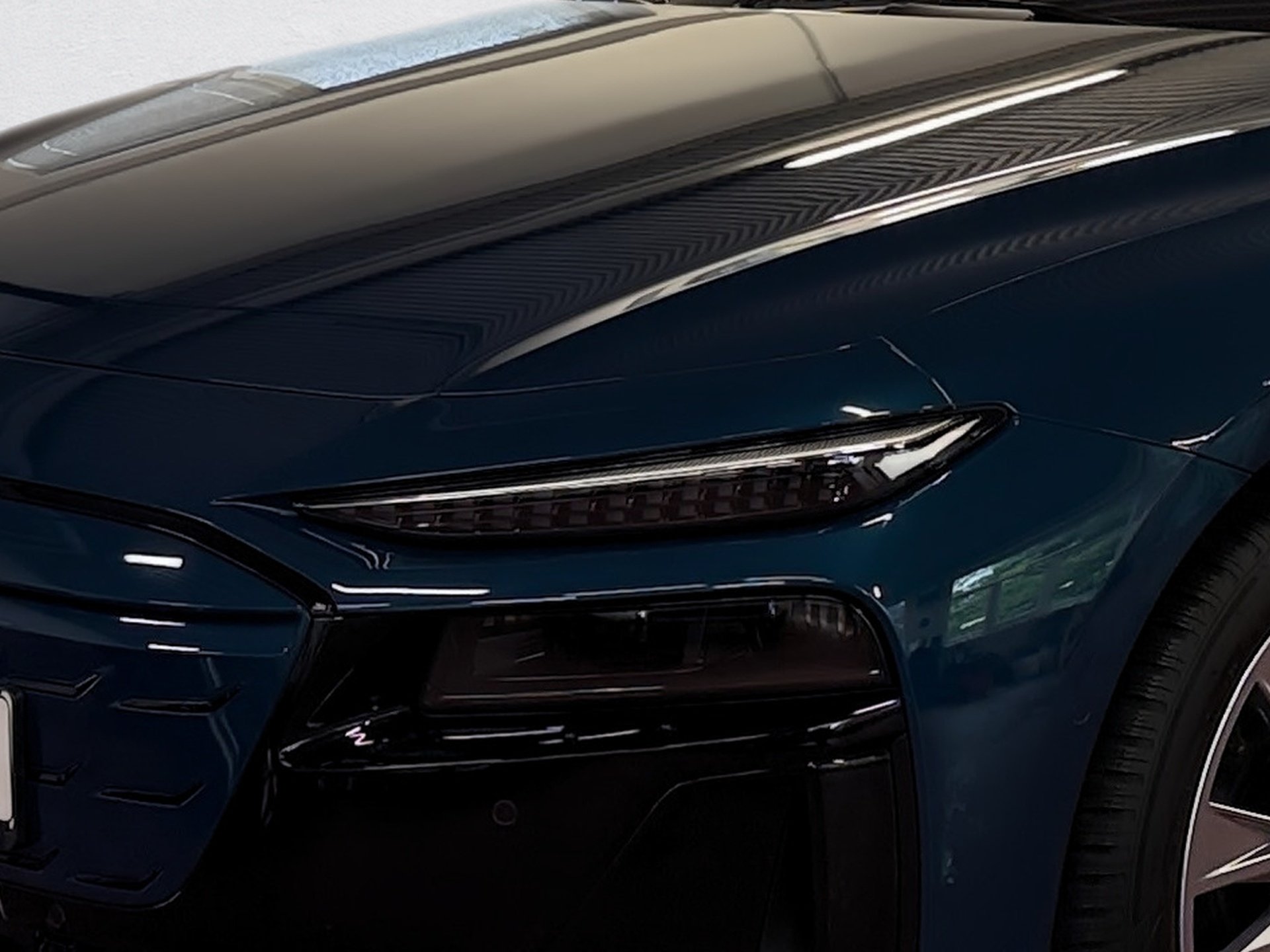 A6 Avant e-tron edition one S line Matrix AHK Pano Luft HuD B&O