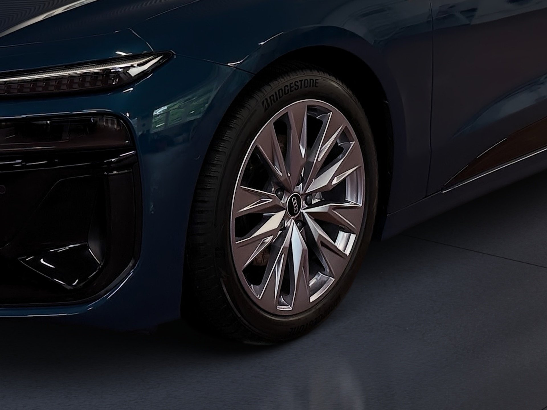 A6 Avant e-tron edition one S line Matrix AHK Pano Luft HuD B&O