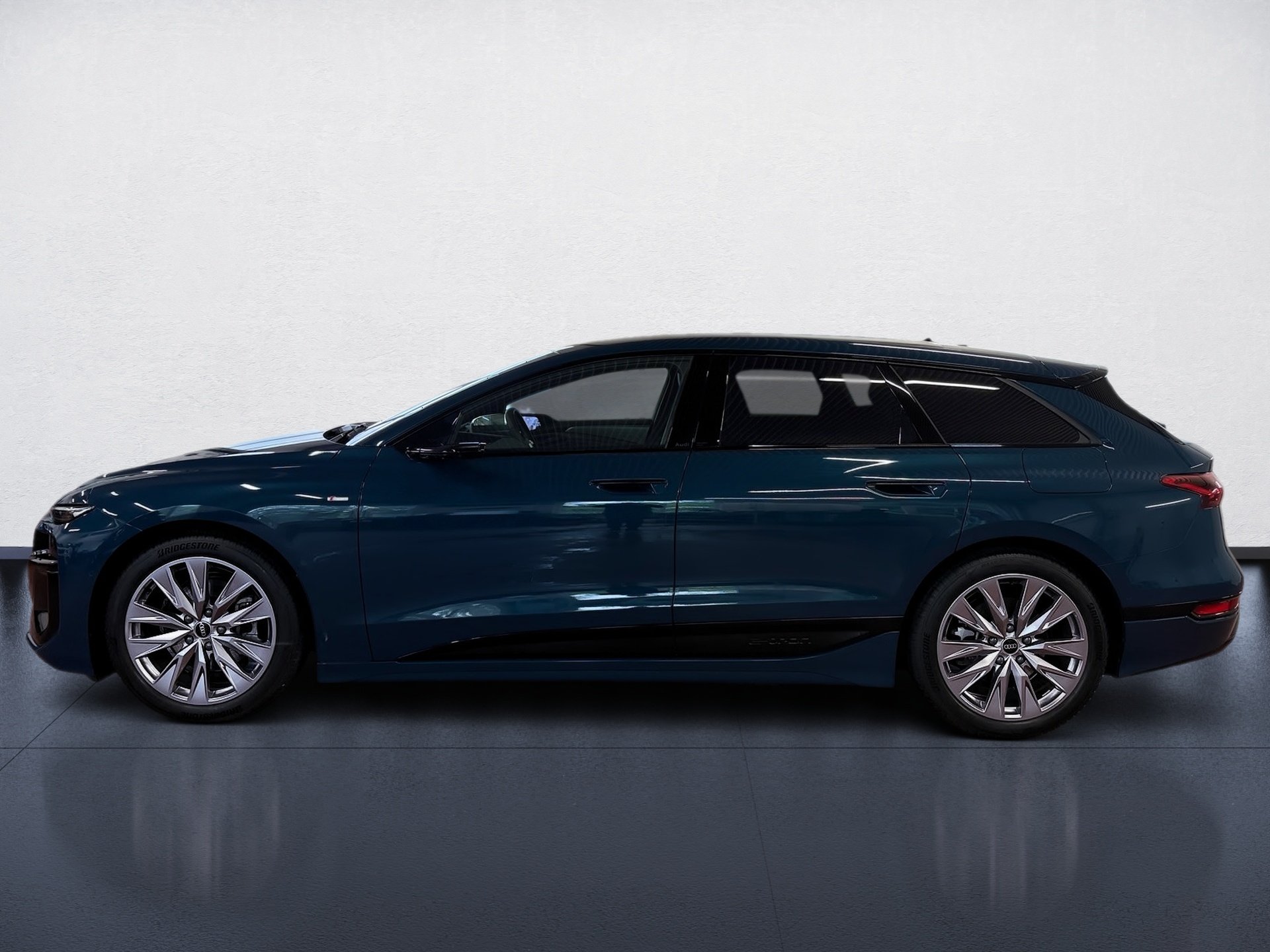 A6 Avant e-tron edition one S line Matrix AHK Pano Luft HuD B&O