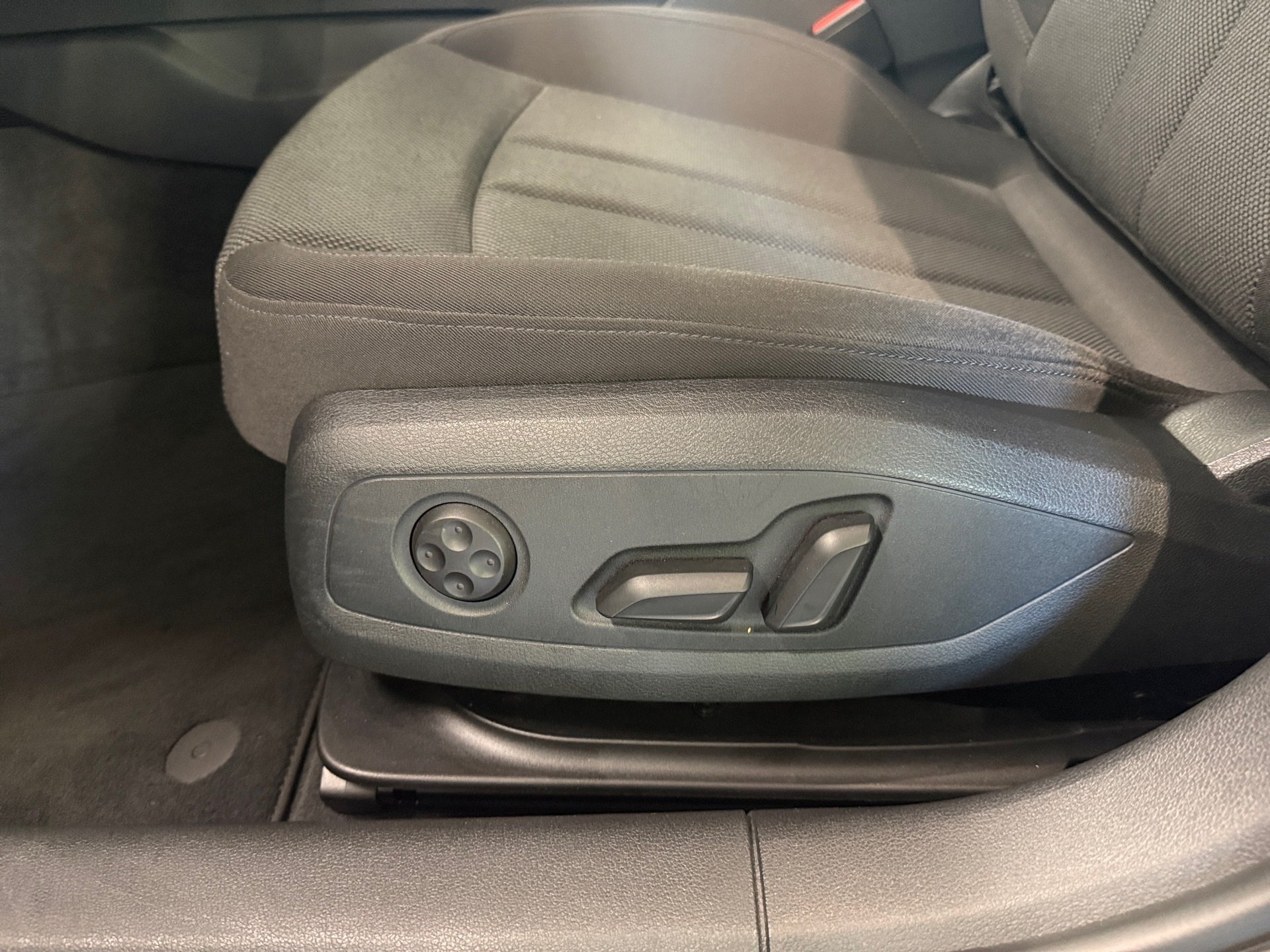 A4 Avant 50 TDI S line quattro Tiptronic Pano Navi RFK CarPlay