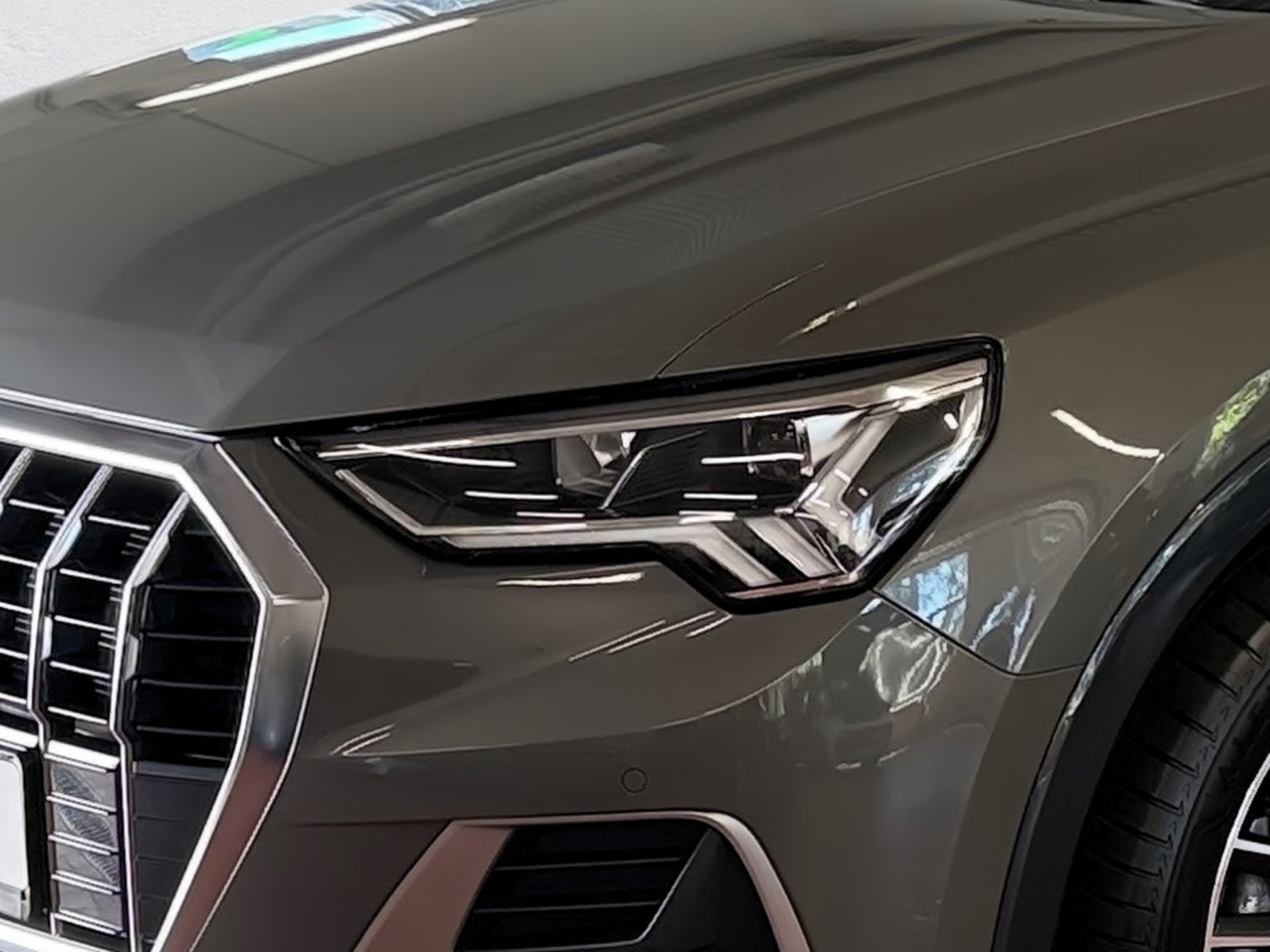 Q3 35 TFSI advanced S-tronic AHK LED Navi ACC LM