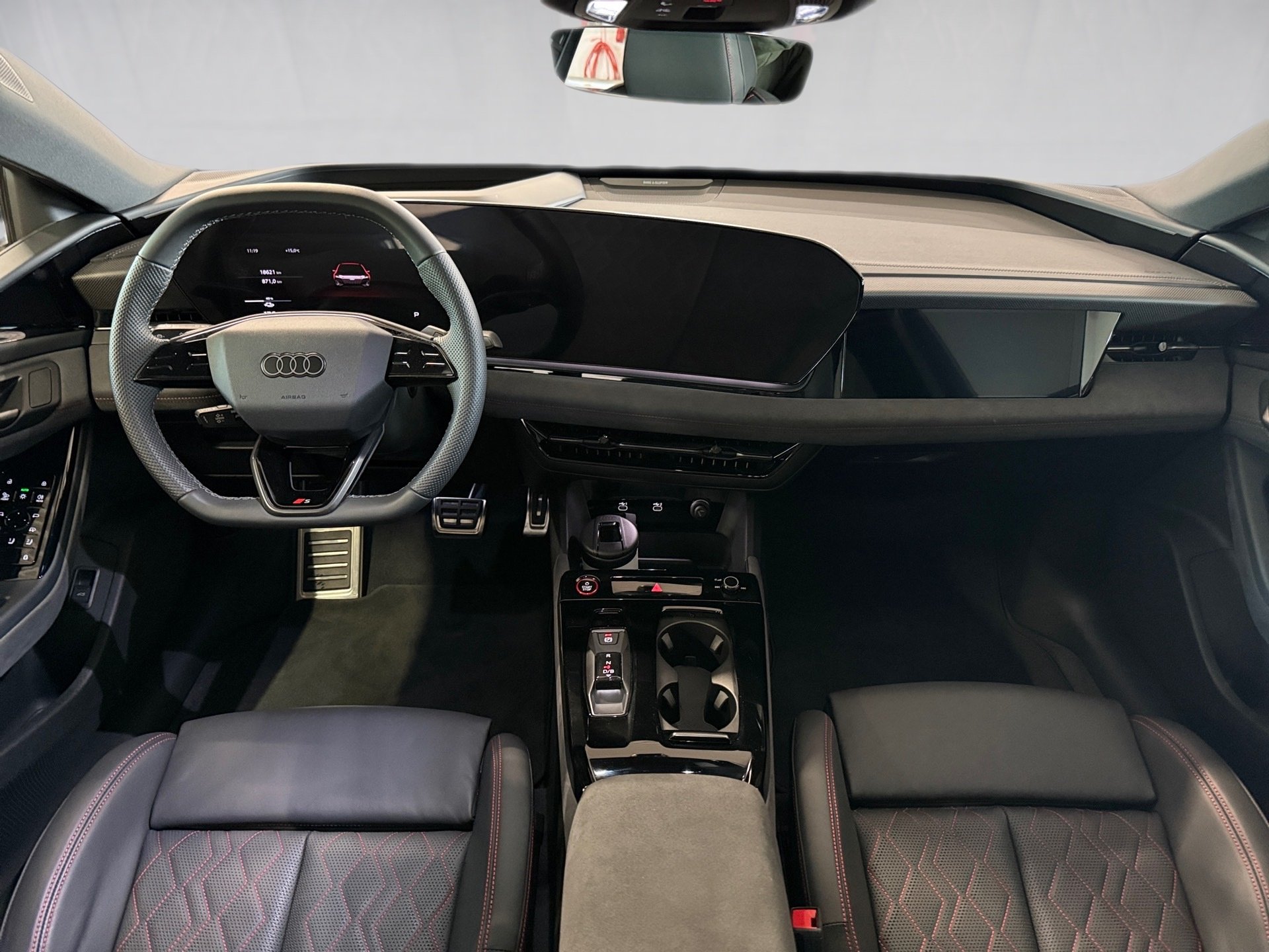 A6 Sportback e-tron S line AHK Luft Pano Matrix B&O HuD