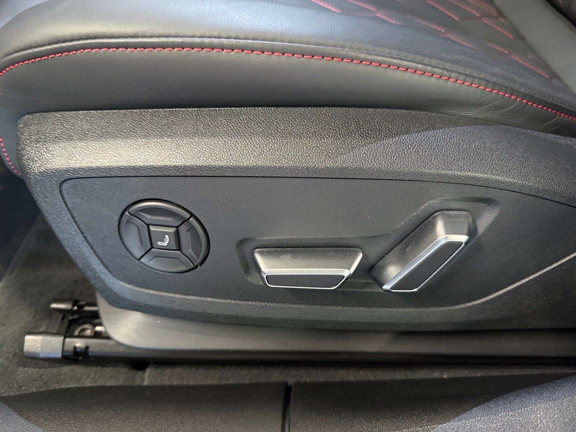 A6 Sportback e-tron S line AHK Luft Pano Matrix B&O HuD
