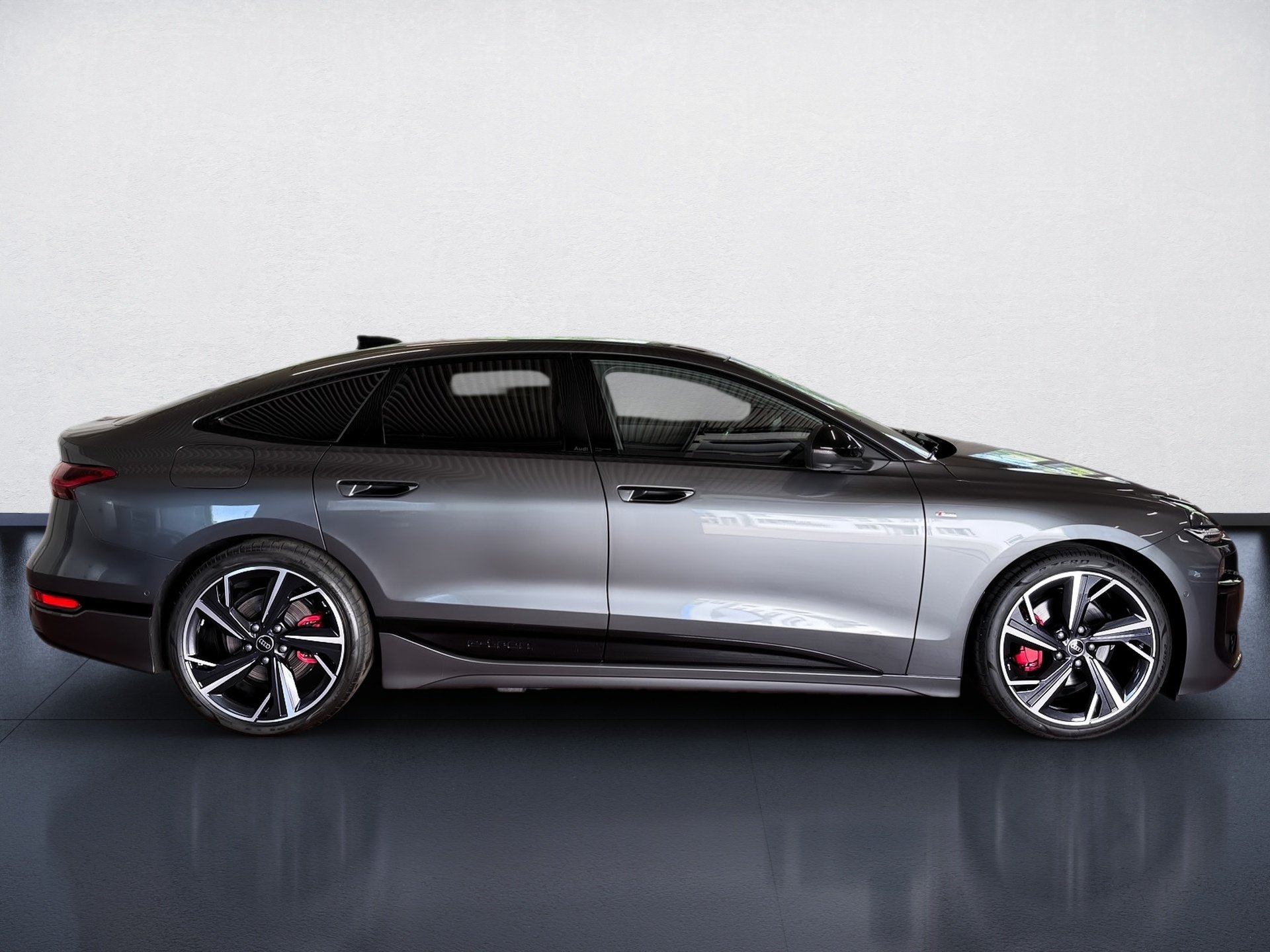 A6 Sportback e-tron S line AHK Luft Pano Matrix B&O HuD