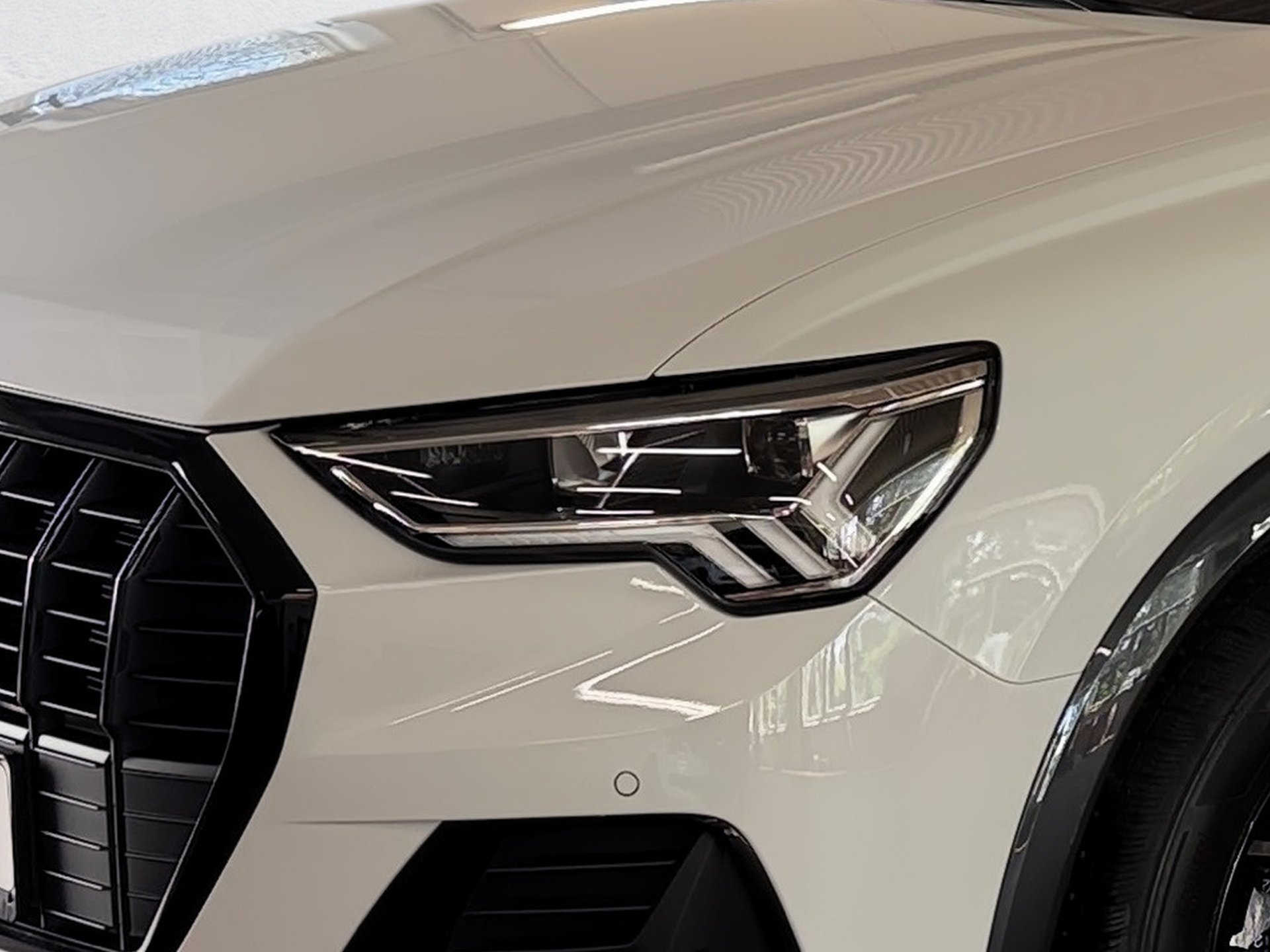 Q3 35 TFSI advanced S-tronic AHK Navi LED ACC LM