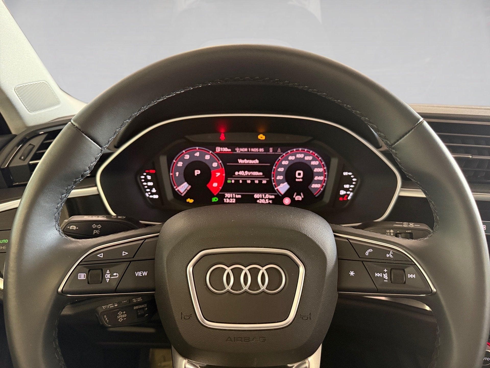 Q3 35 TFSI advanced S-tronic AHK Navi LED ACC LM