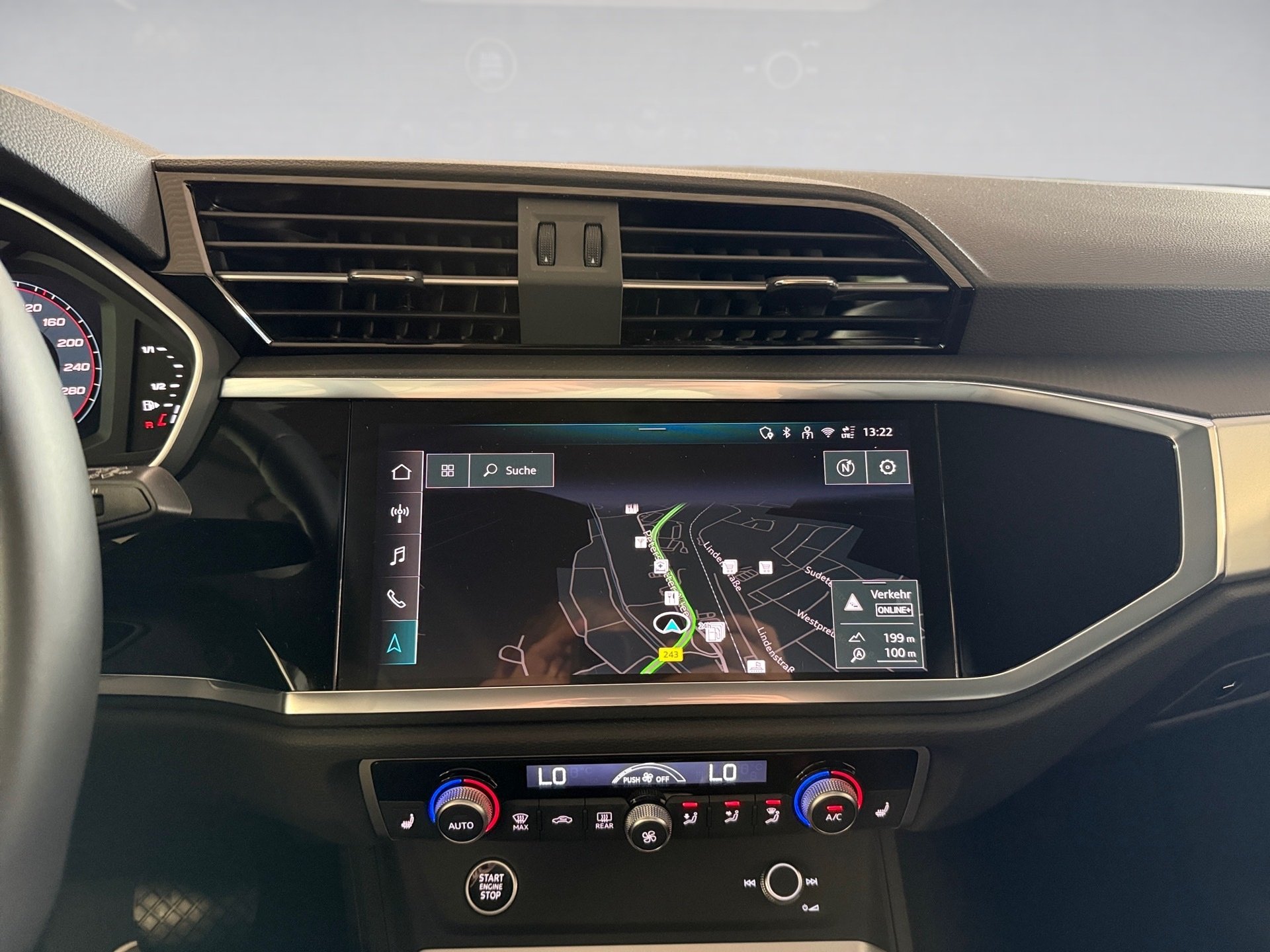 Q3 35 TFSI advanced S-tronic AHK Navi LED ACC LM