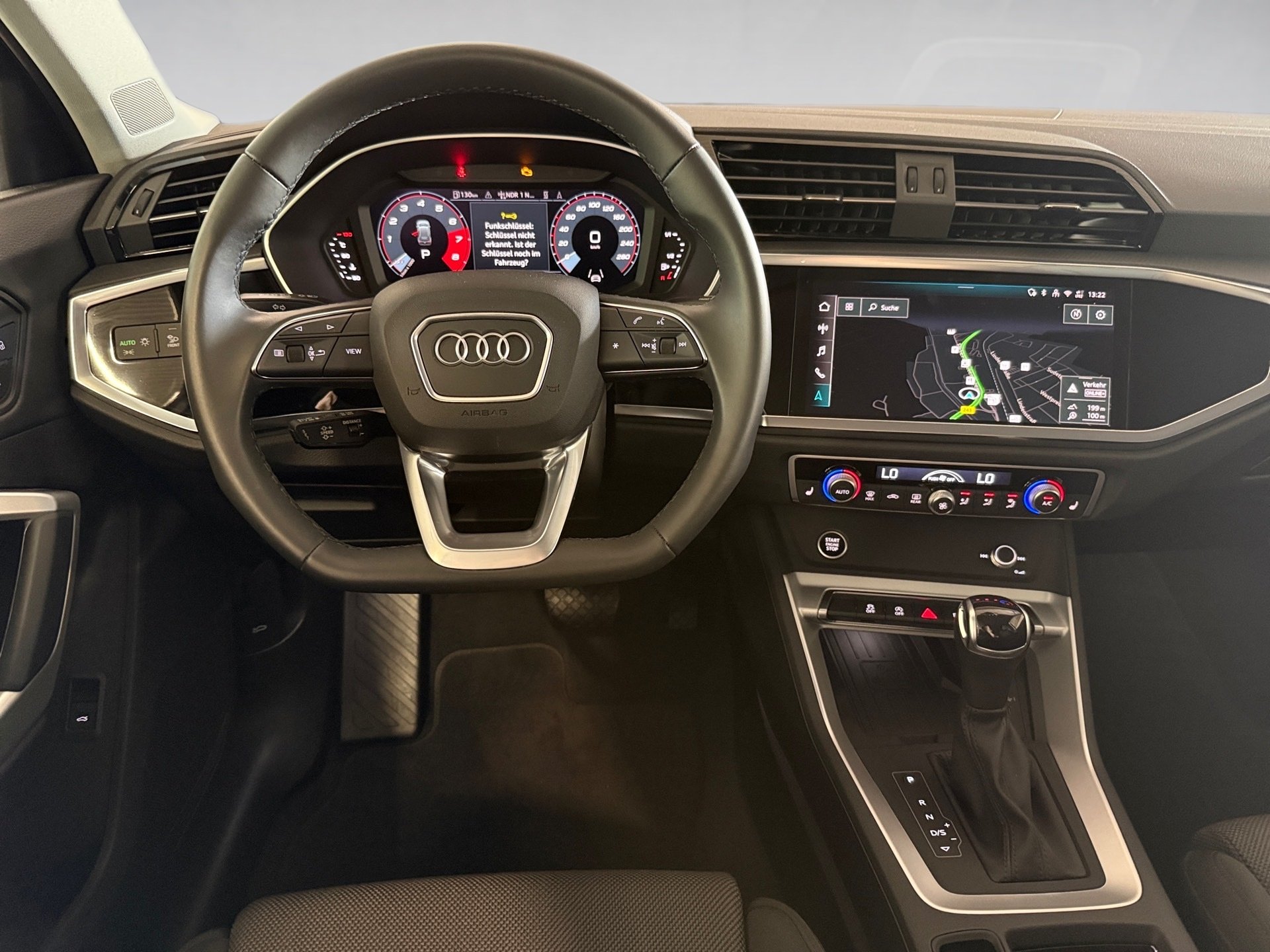 Q3 35 TFSI advanced S-tronic AHK Navi LED ACC LM