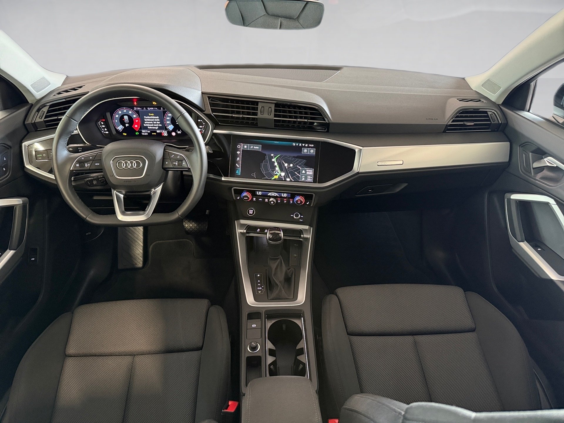 Q3 35 TFSI advanced S-tronic AHK Navi LED ACC LM