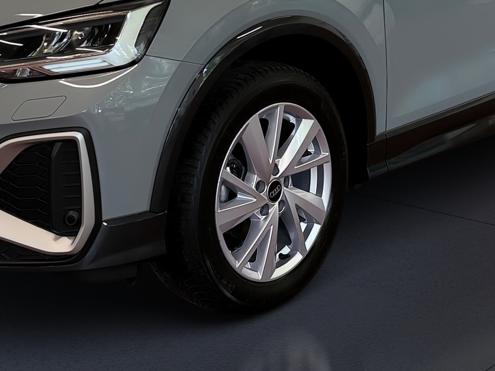 Q2 35 TFSI S line S-tronic AHK Navi ACC RFK Leder