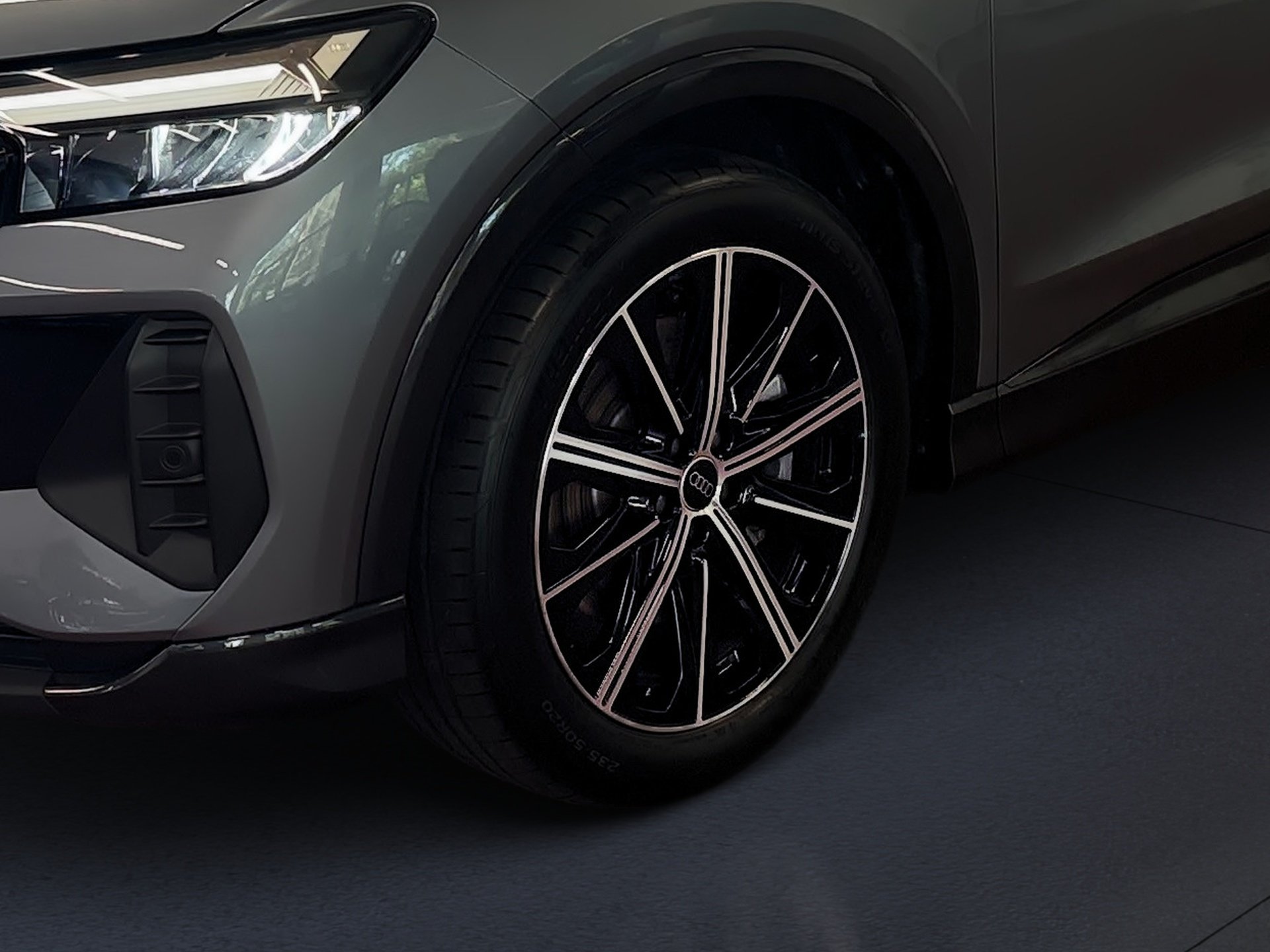 Q4 e-tron 45 quattro advanced Navi LED GRA Optik schwarz plus