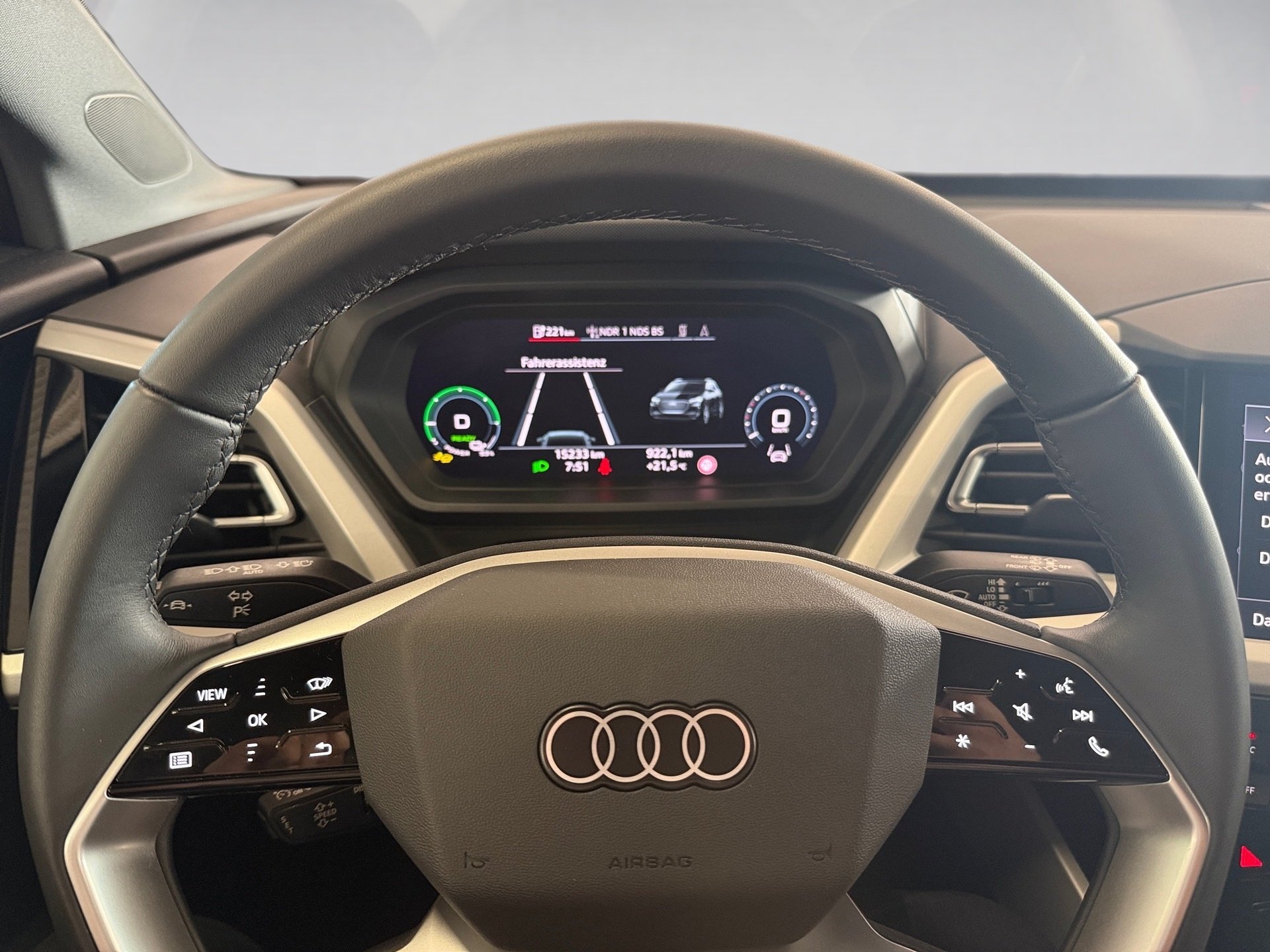 Q4 e-tron 45 Navi HuD ACC LED RFK Wärmepumpe ACC