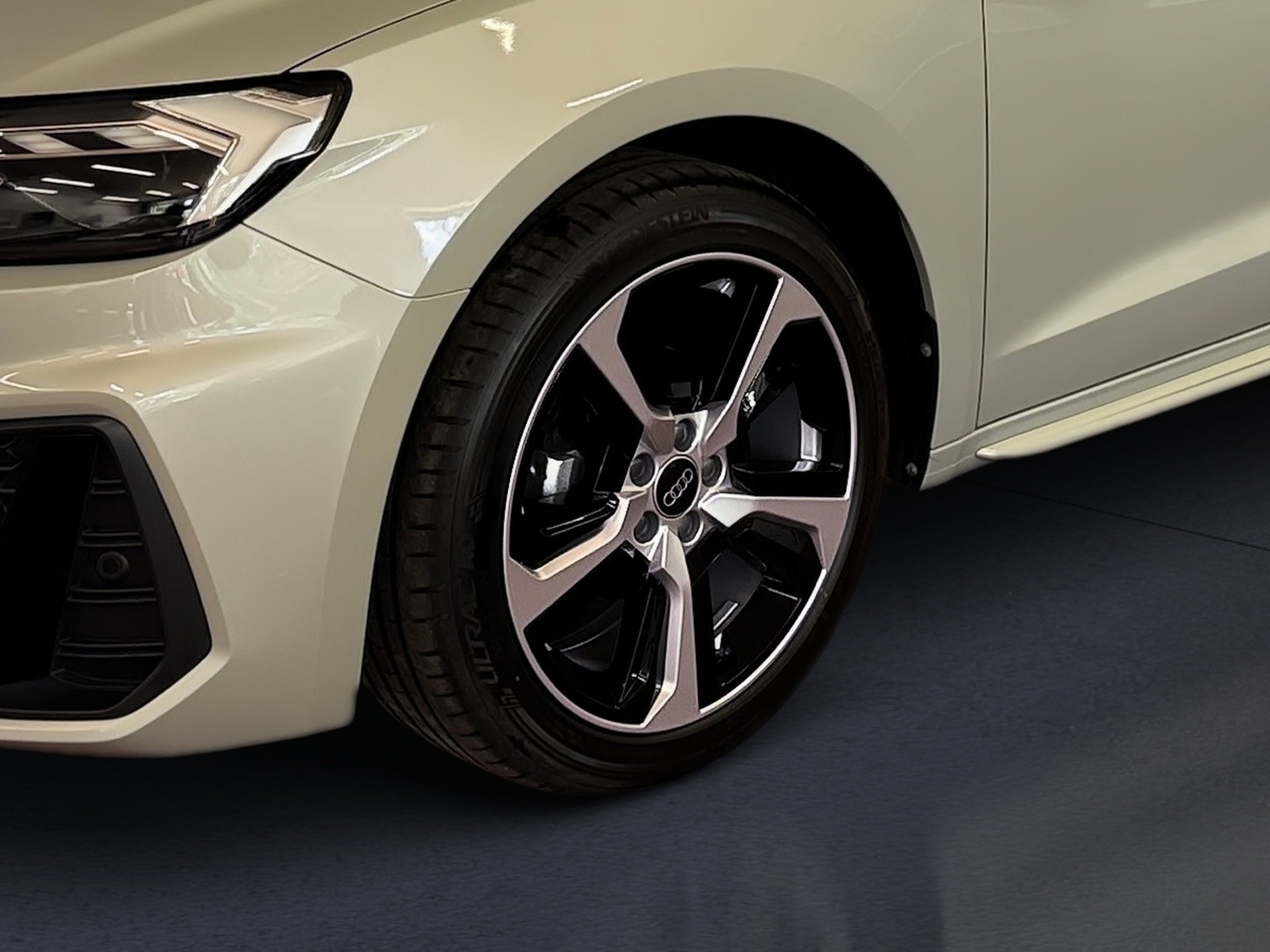 A1 Sportback 25 TFSI S line S-tronic LED Navi ACC SHZ