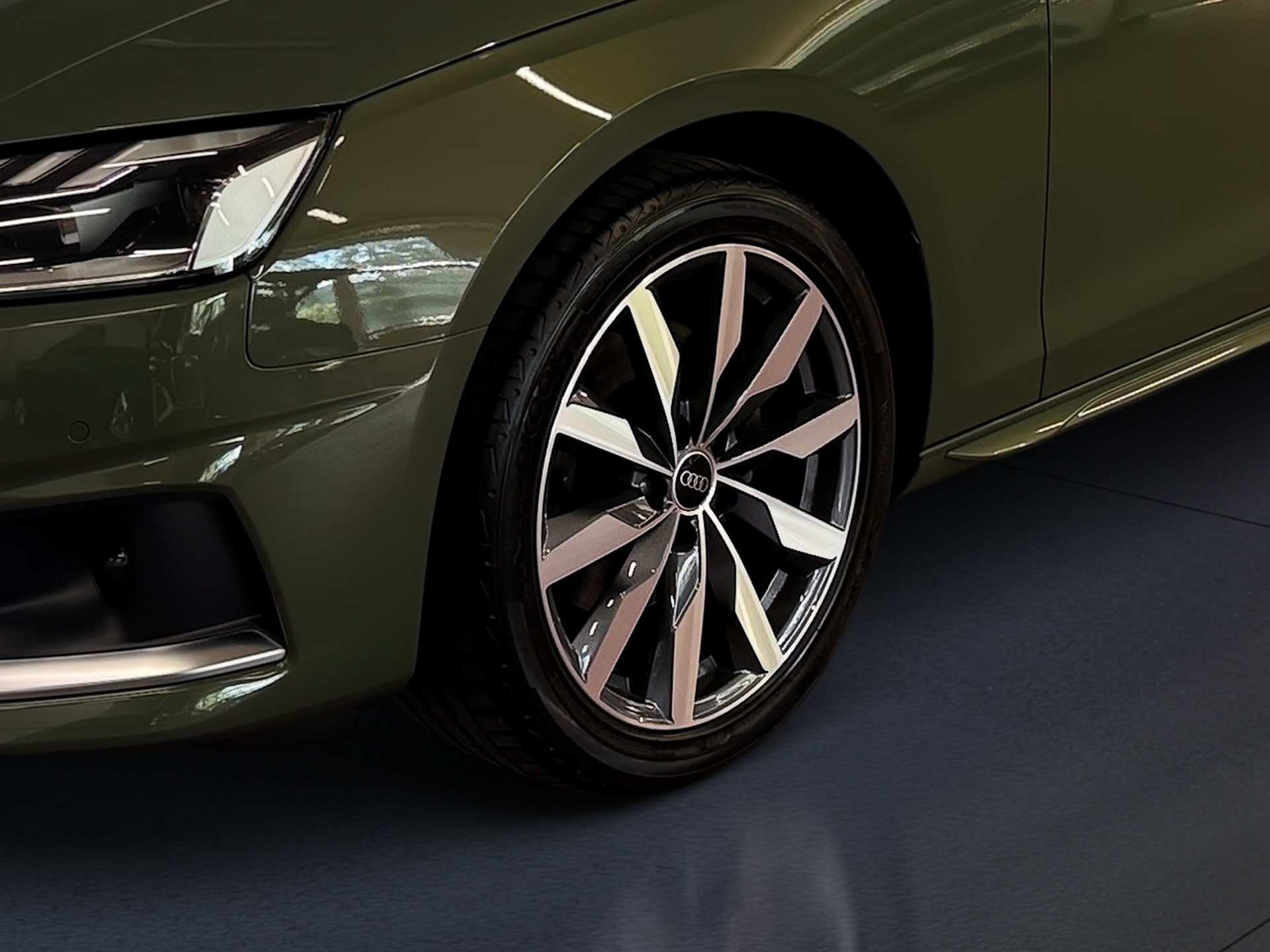 A4 Avant 35 TFSI advanced S-tronic LED Navi AHK PDC