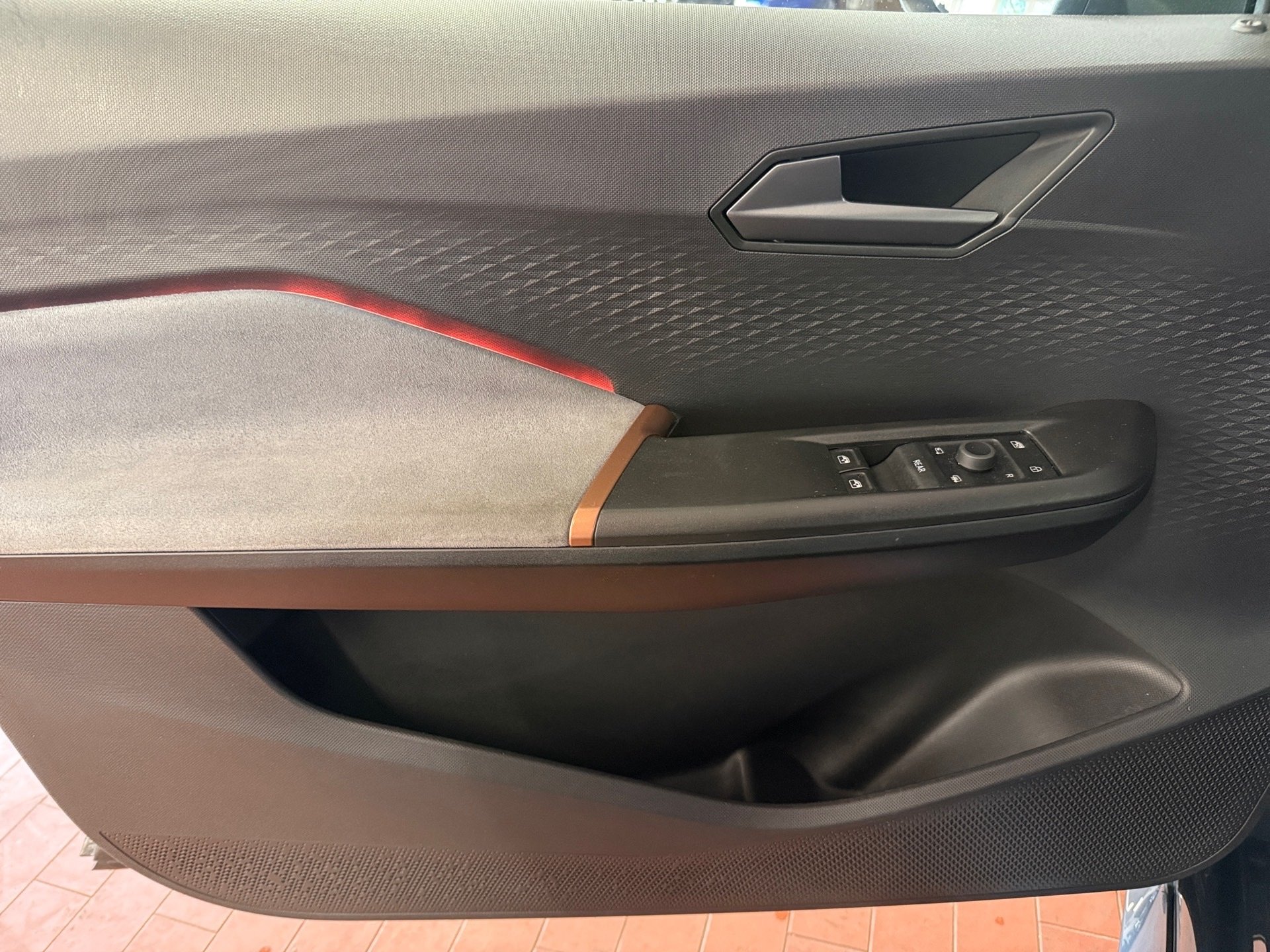 Born 58 kWh LED Navi ACC HuD Pano Wärmepumpe 360