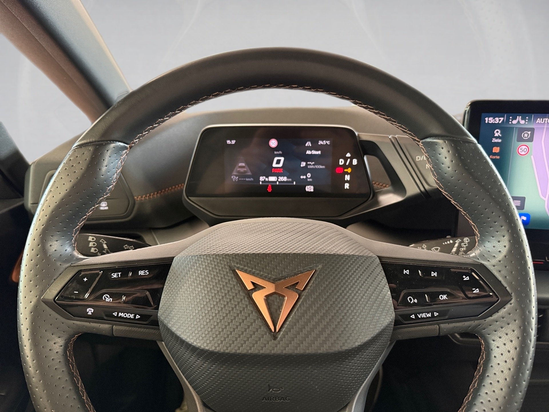 Born 58 kWh LED Navi ACC HuD Pano Wärmepumpe 360
