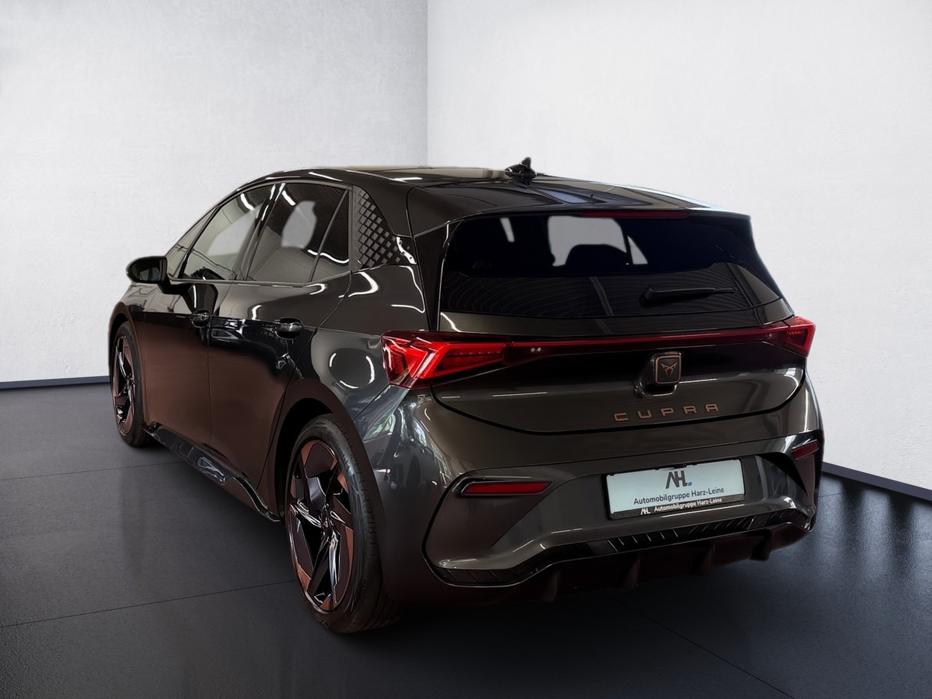 Born 58 kWh LED Navi ACC HuD Pano Wärmepumpe 360