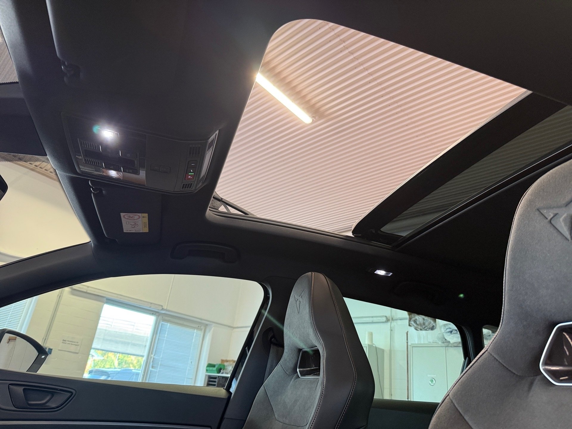 Ateca 2.0 TSI 4Drive DSG LED Navi ACC Pano 360