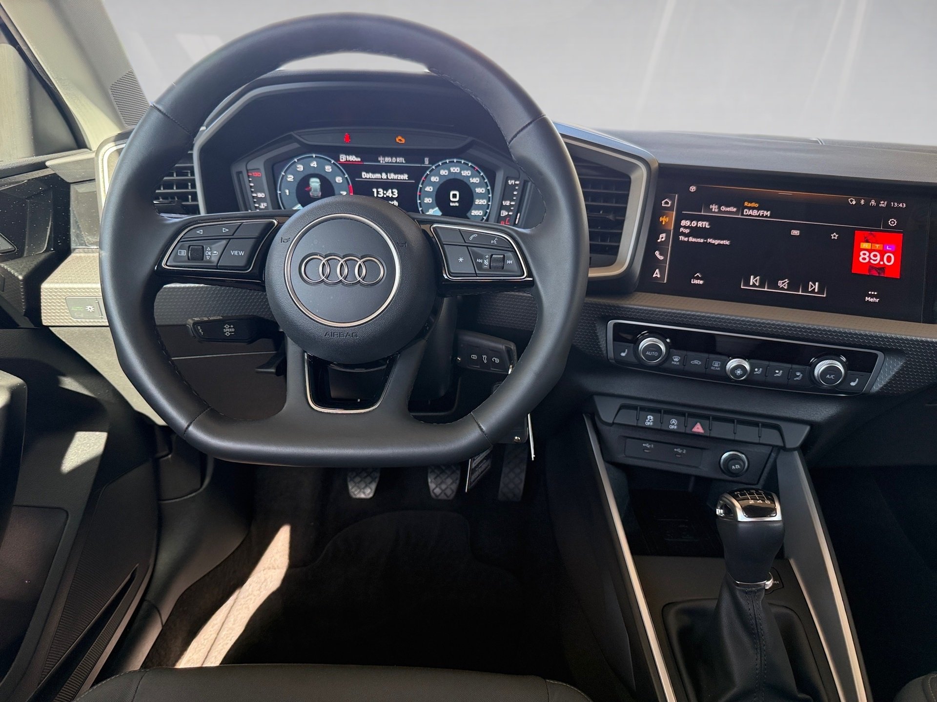 A1 Sportback 30 TFSI S line LED CarPlay Sitzhzg.