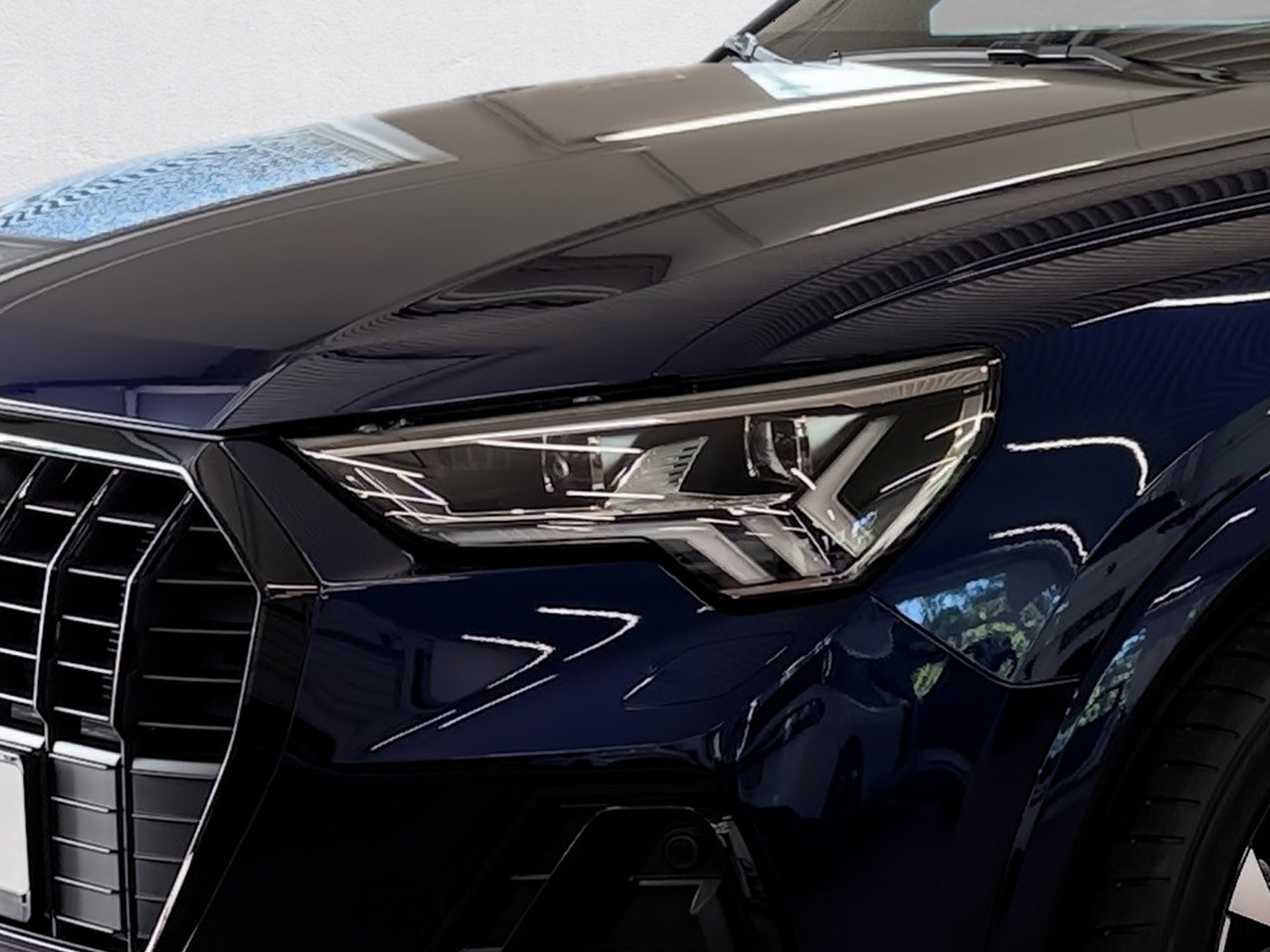 Q3 35 TFSI S line S-tronic Matrix AHK Navi ACC 360° Optik schwarz plus