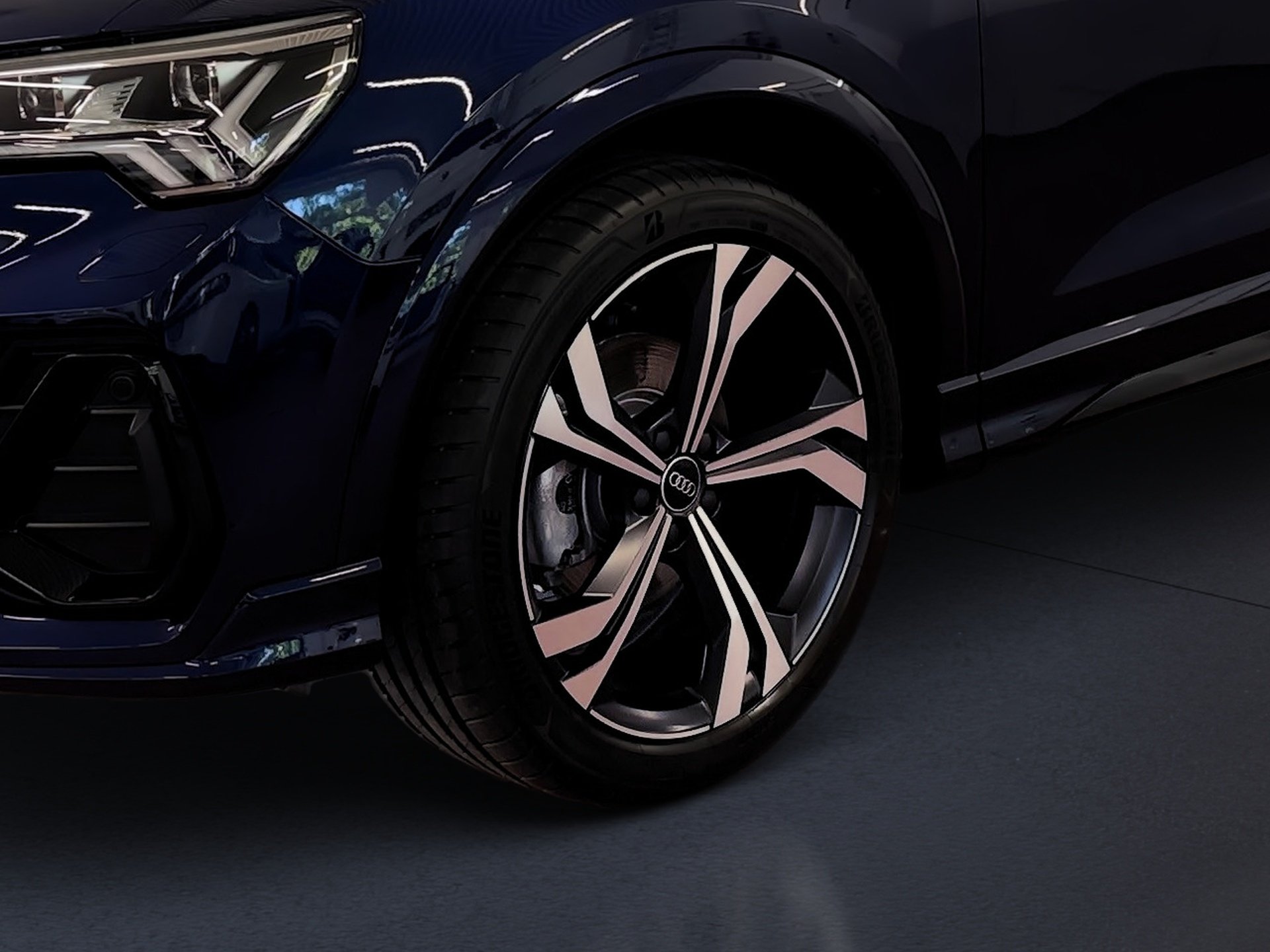 Q3 35 TFSI S line S-tronic Matrix AHK Navi ACC 360° Optik schwarz plus