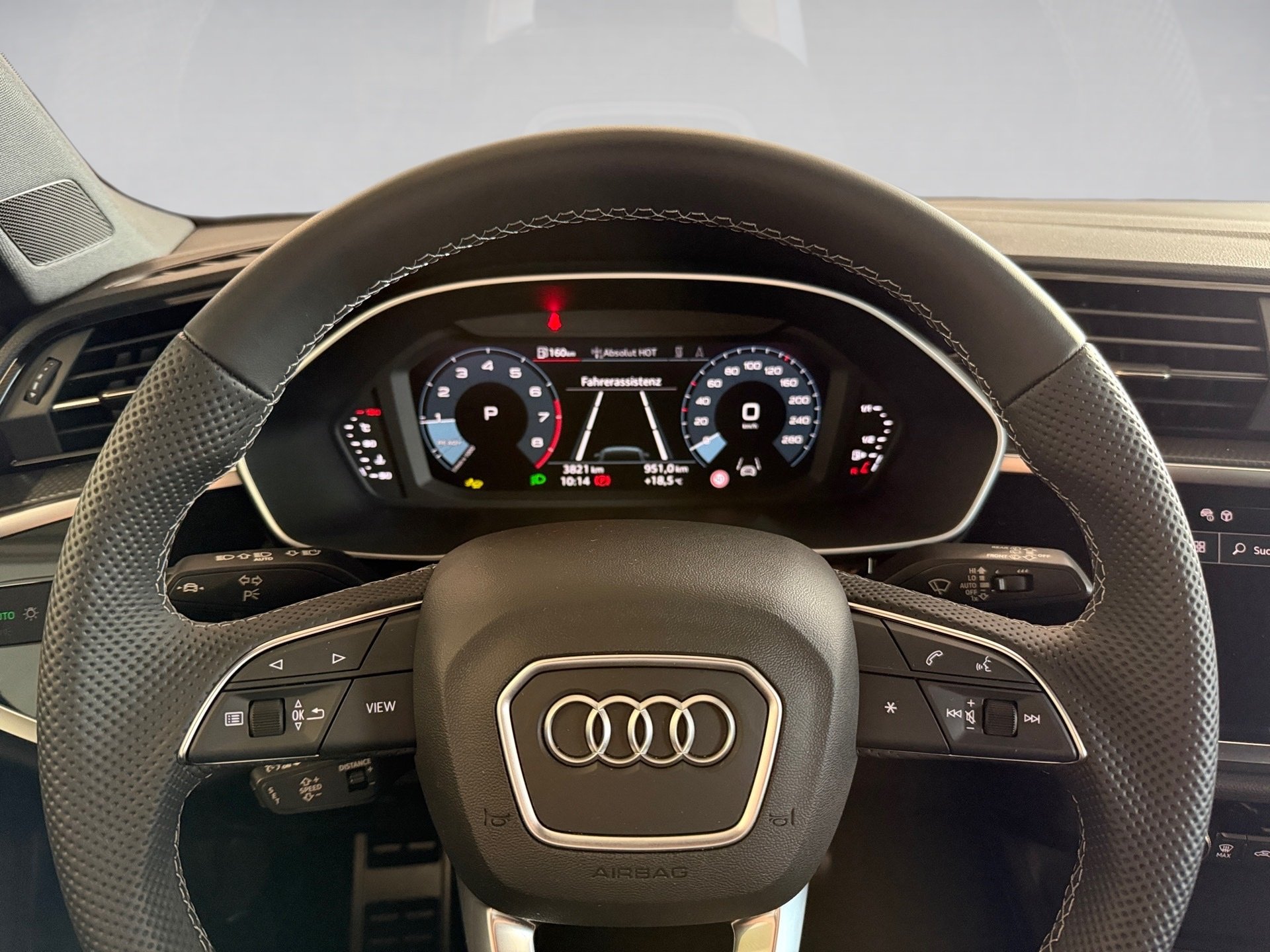 Q3 35 TFSI S line S-tronic Matrix AHK Navi ACC 360° Optik schwarz plus