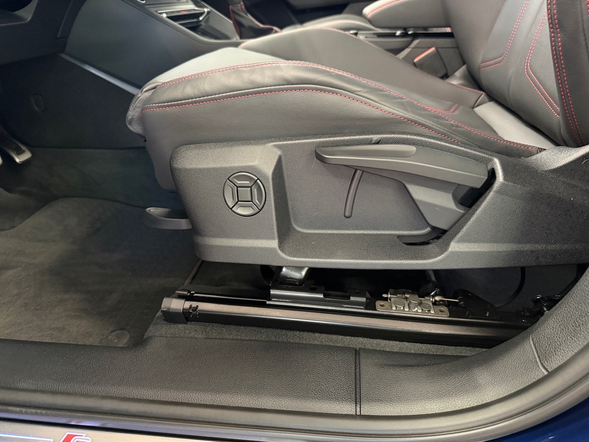 Q3 35 TFSI S line S-tronic Matrix AHK Navi ACC 360° Optik schwarz plus