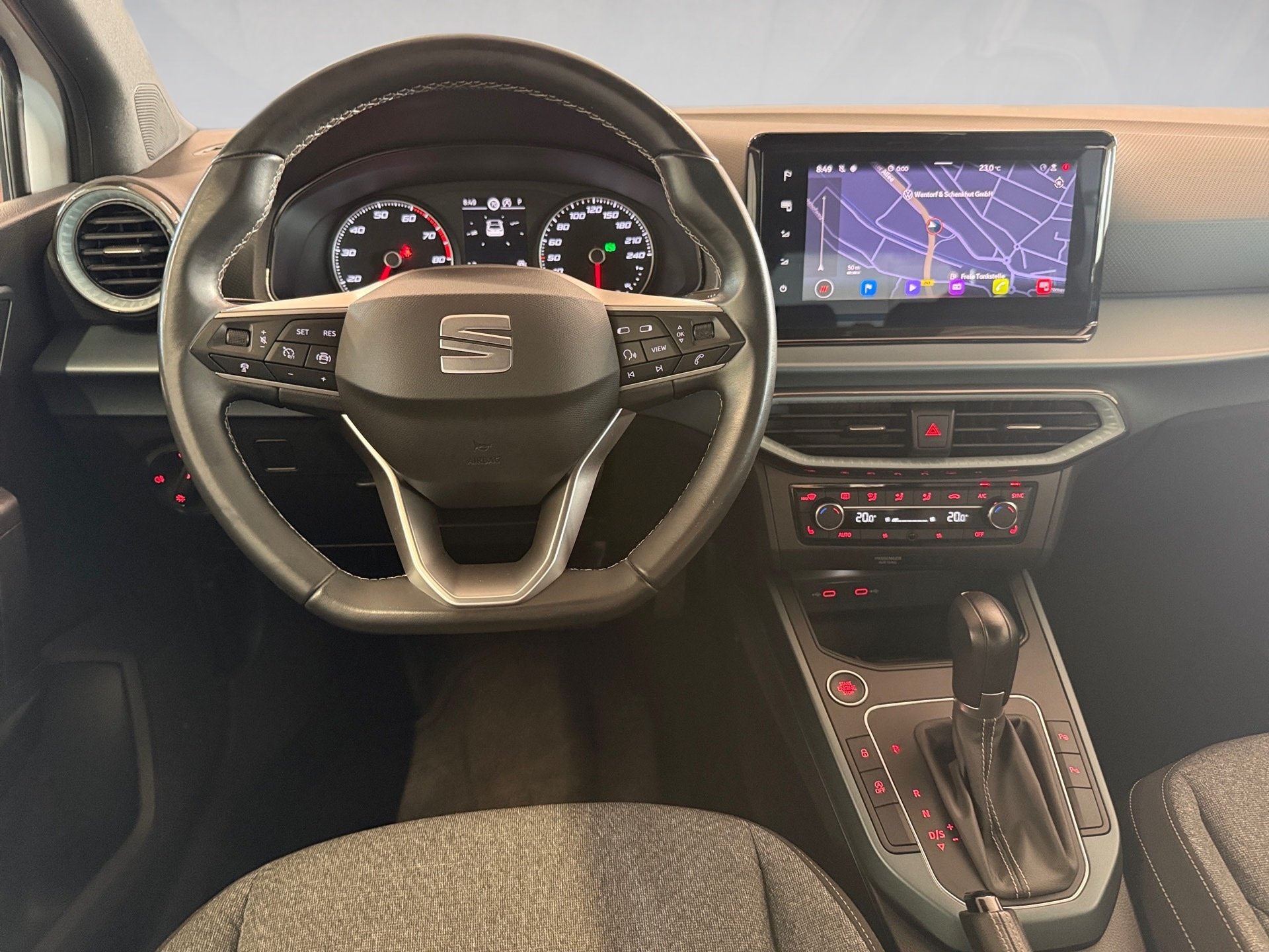 Arona 1.0 TSI Xperience DSG LED Navi ACC AHK RFK