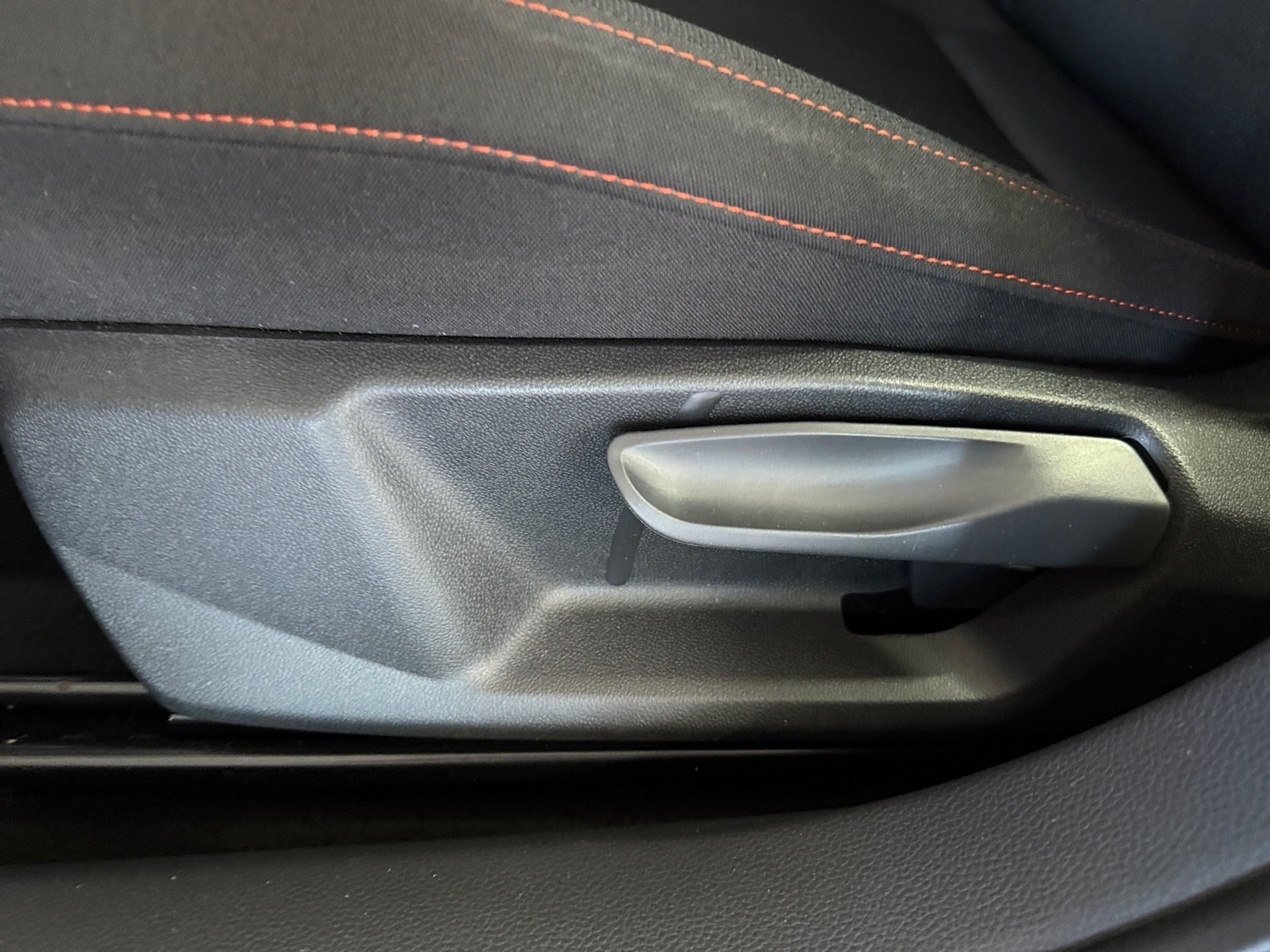 Arona 1.0 TSI FR DSG LED Navi AHK PDC SHZ AHK LM