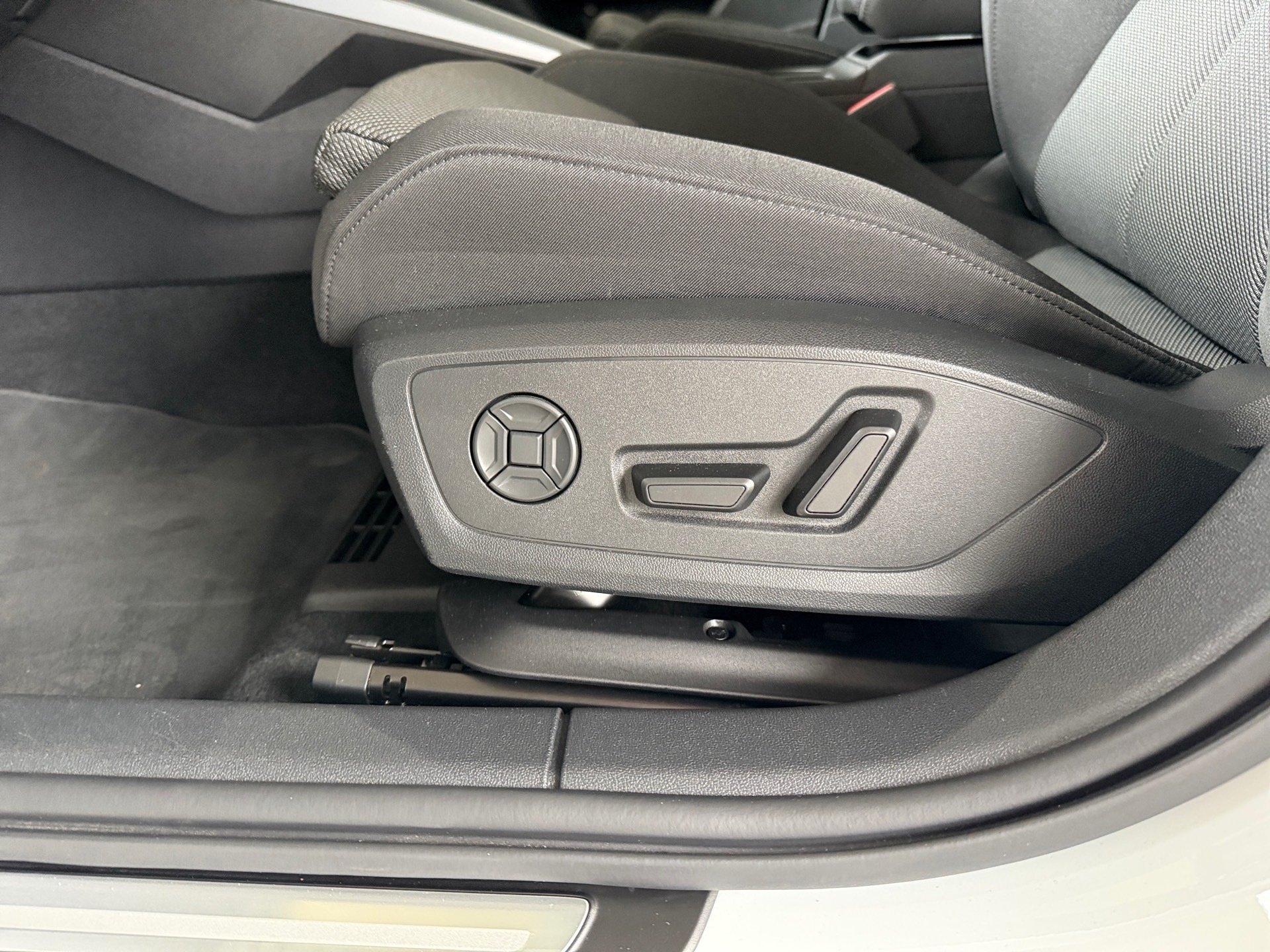 A3 Limousine 35 TFSI S line S-tronic AHK Navi ACC RFK Optik schwarz plus