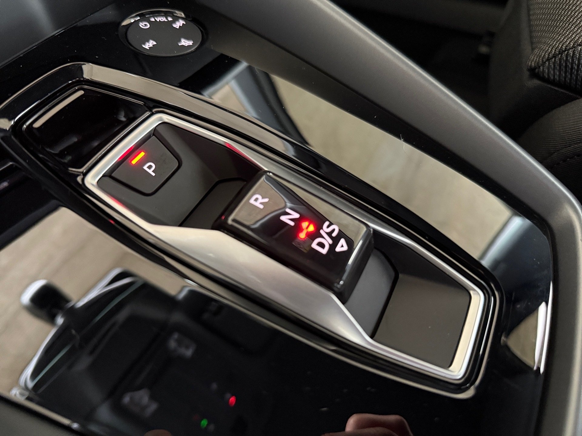 A3 Limousine 35 TFSI S line S-tronic AHK Navi ACC RFK Optik schwarz plus