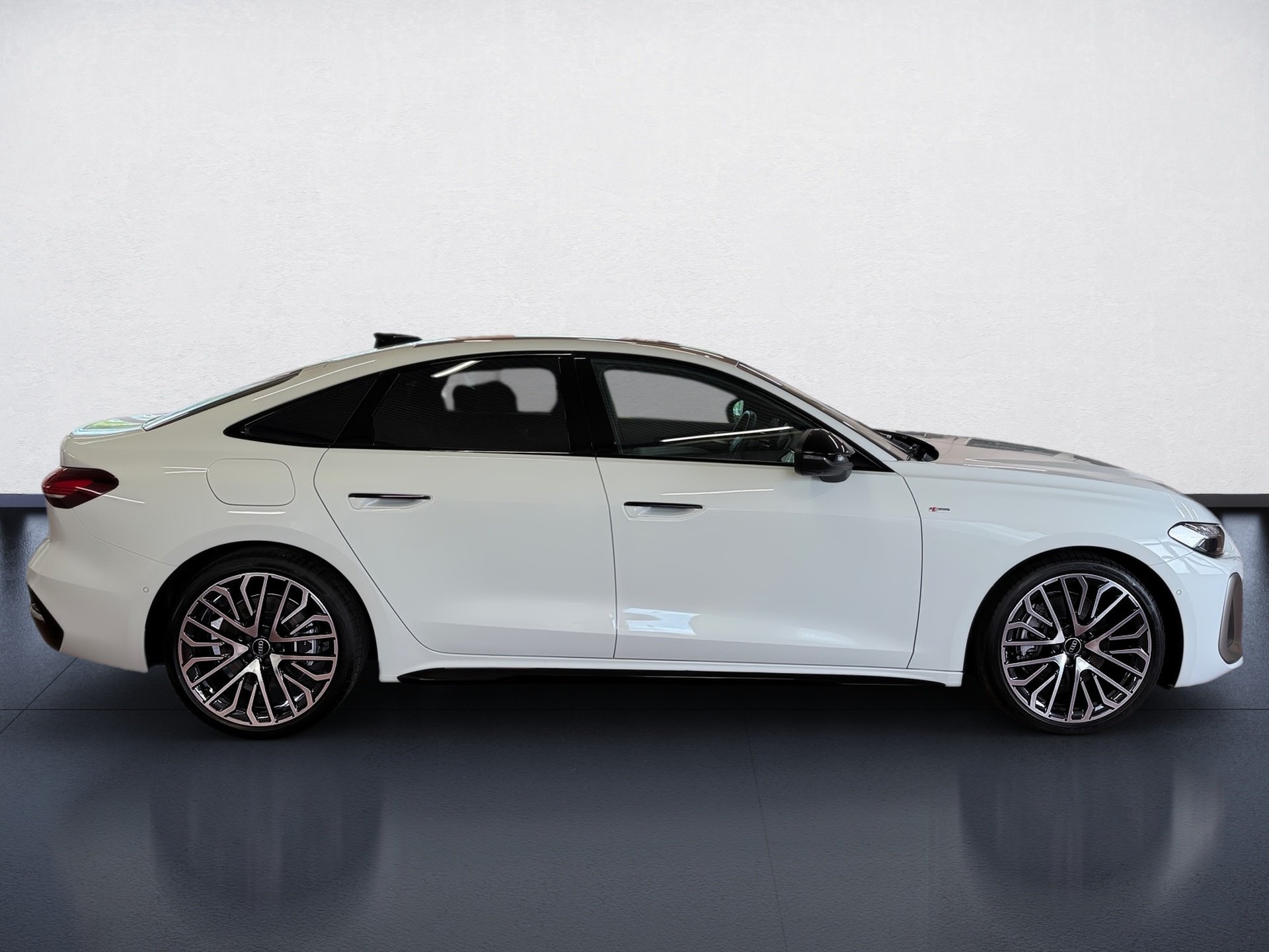 A5 Limousine TDI edition one S line S-tronic Matrix AHK Pano 360° Standhzg.
