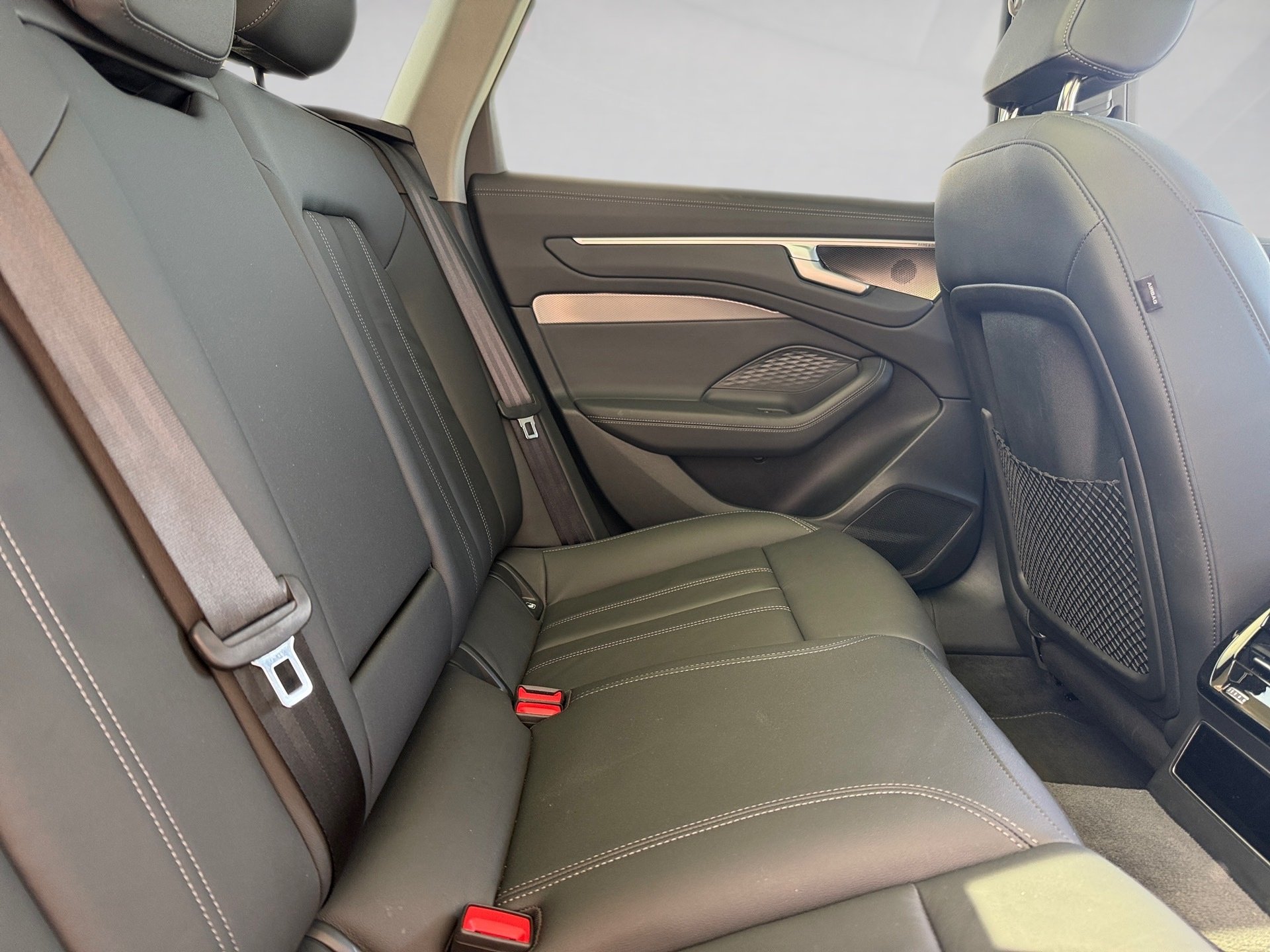 A6 Avant TDI S line quattro S-tronic Matrix AHK HuD Pano 360°