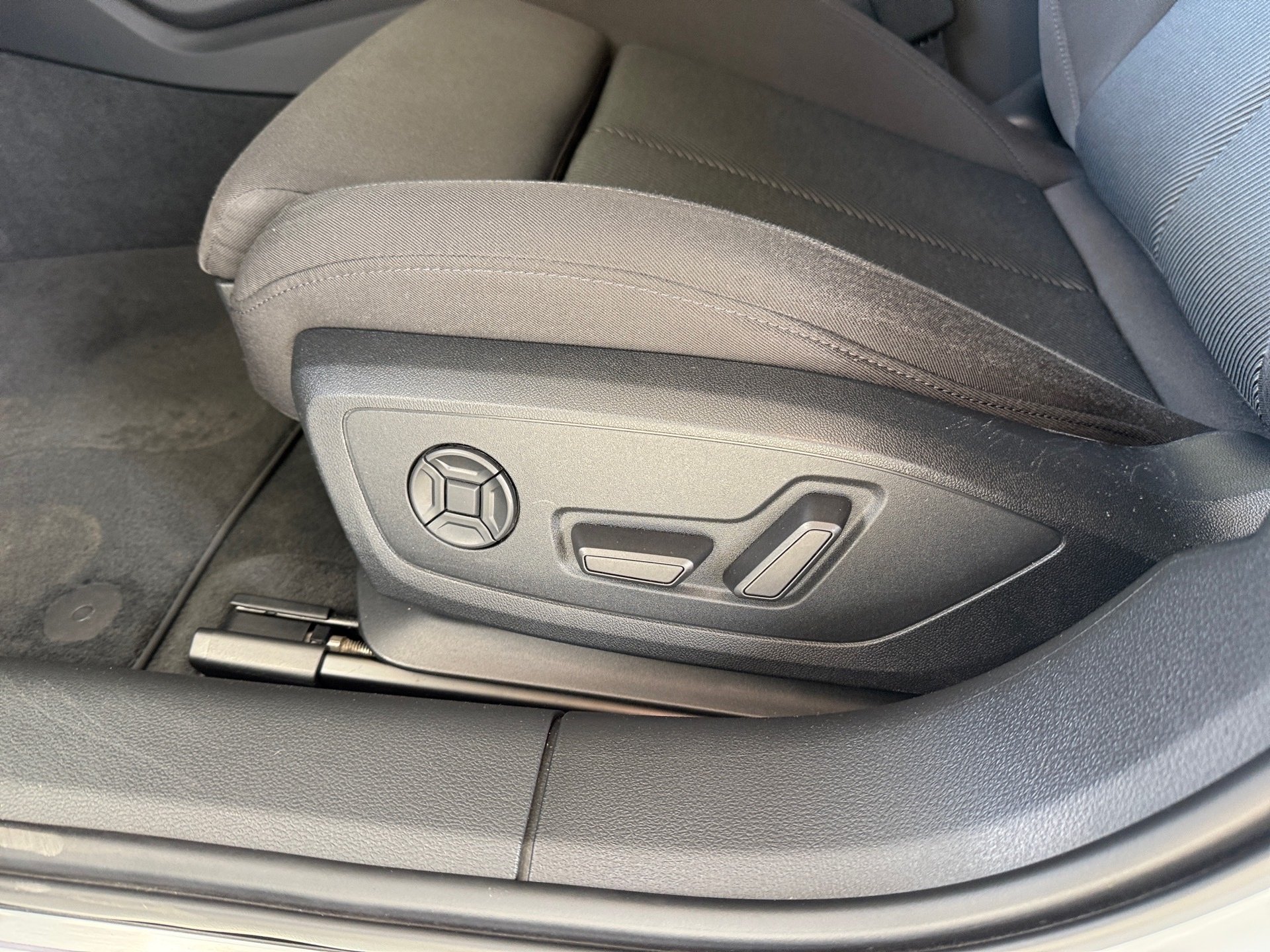 A6 Avant 45 TFSI S line quattro S-tronic AHK Navi ACC HuD Optik schwarz plus