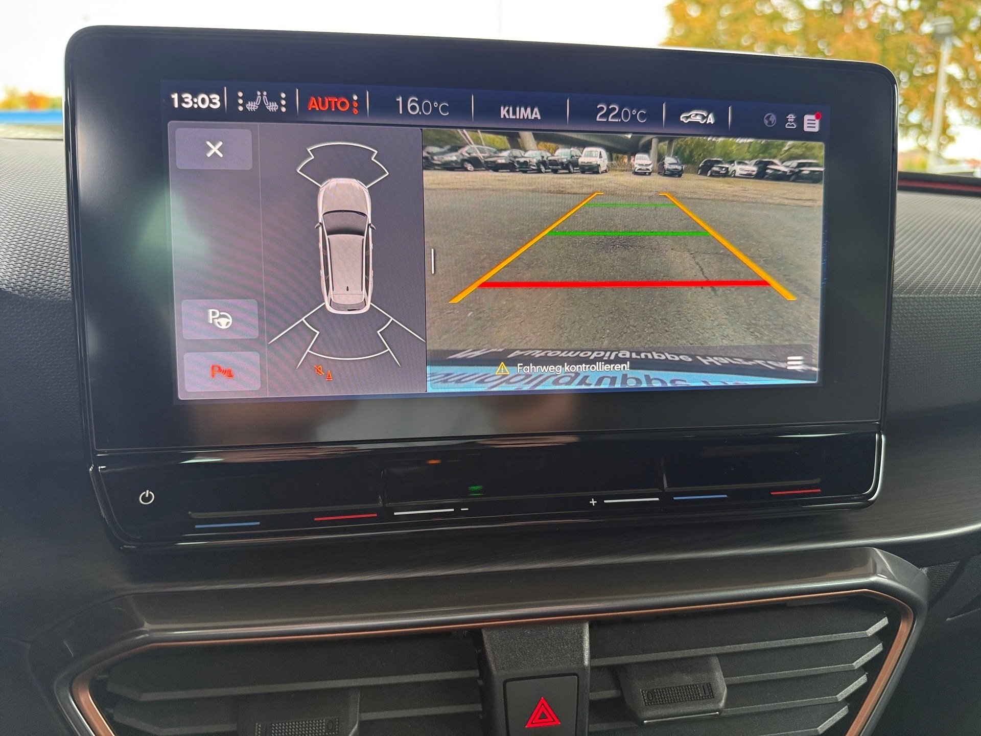 Leon Sportstourer 2.0 TSI DSG Navi LED ACC DCC RFK FullLink