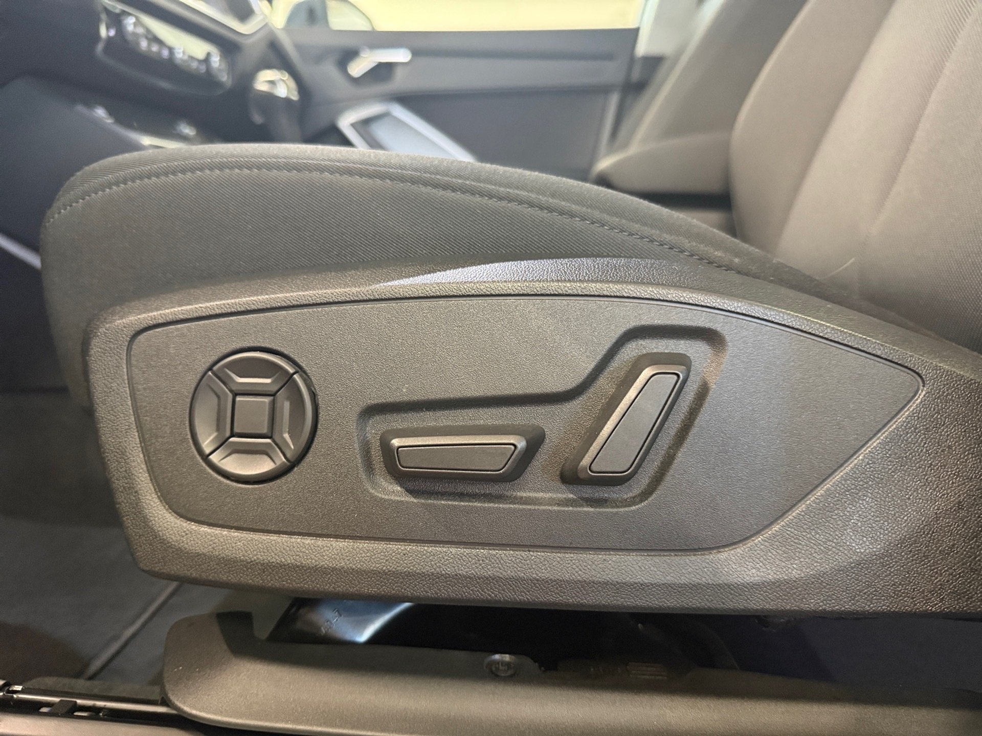 Q3 45 TFSIe S-line S-tronic LED Navi ACC AHK ACC