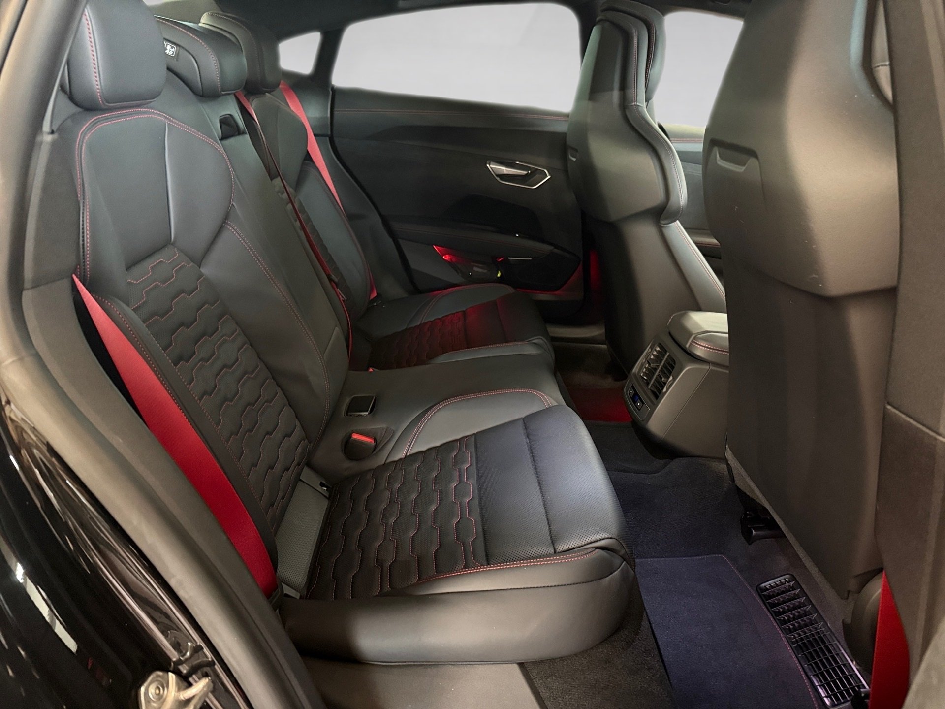 RS e-tron GT quattro Laser Allradlenkung HuD Luft