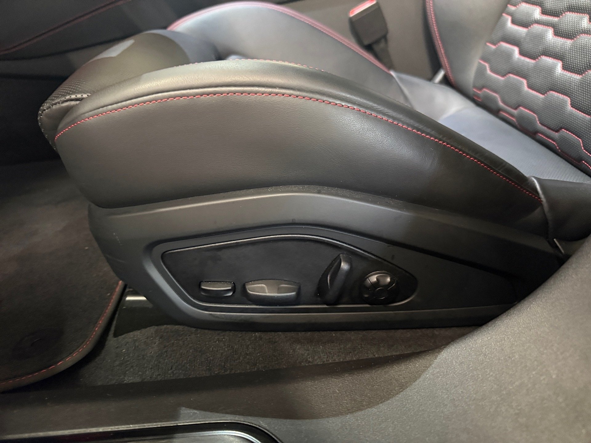 RS e-tron GT quattro Laser Allradlenkung HuD Luft