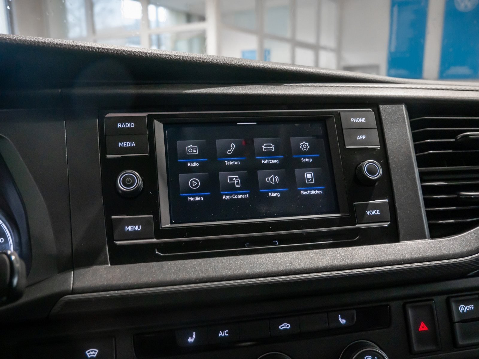 Transporter Kasten TDI+KLIMA+AHK+APP CONNECT+RÜCKFAHRKAMERA+PARK PILOT+SITZHEIZUNG