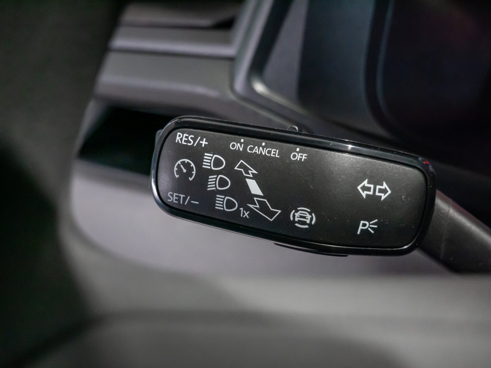 Transporter Kasten TDI+KLIMA+AHK+APP CONNECT+RÜCKFAHRKAMERA+PARK PILOT+SITZHEIZUNG