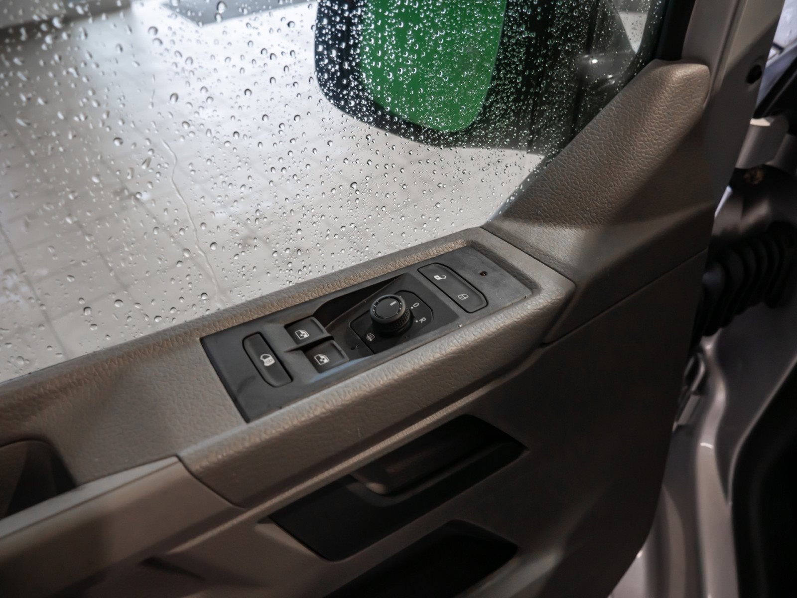 Transporter Kasten TDI+KLIMA+AHK+APP CONNECT+RÜCKFAHRKAMERA+PARK PILOT+SITZHEIZUNG