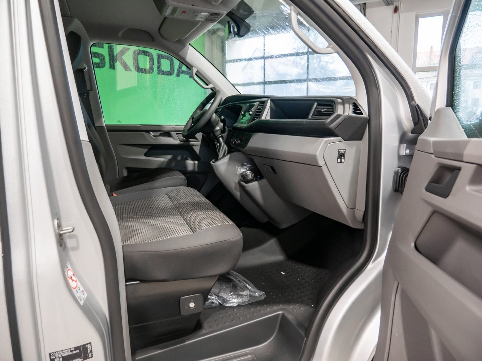 Transporter Kasten TDI+KLIMA+AHK+APP CONNECT+RÜCKFAHRKAMERA+PARK PILOT+SITZHEIZUNG