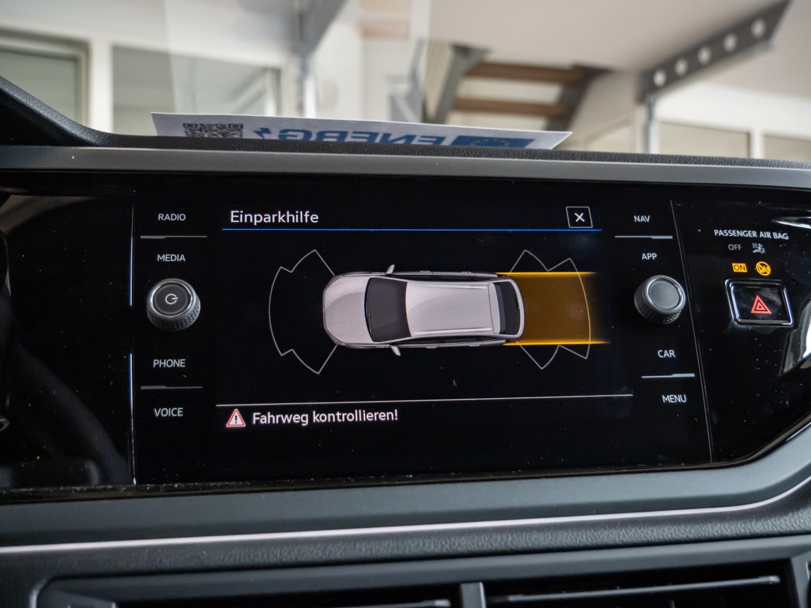 Taigo R-LINE TSI DSG+ALU 18+AHK+LED-MATRIX+TRAVEL ASSIST+KLIMA+APP CONNECT