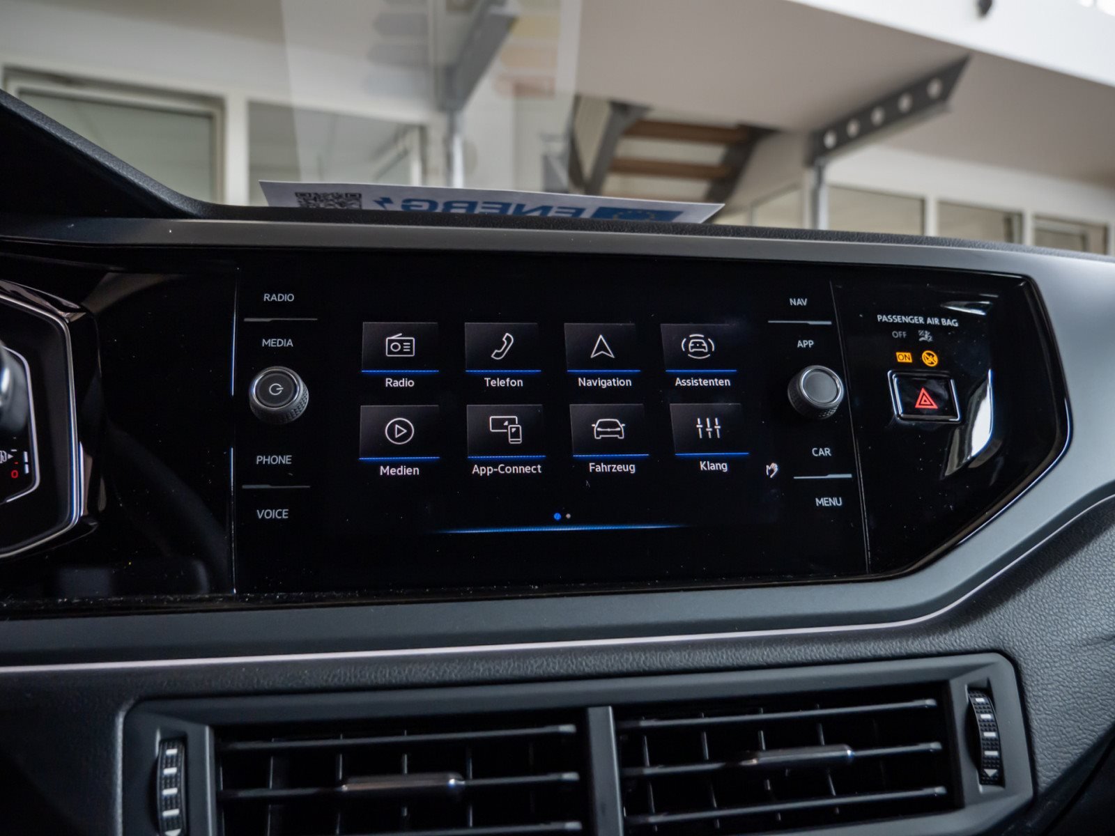 Taigo R-LINE TSI DSG+ALU 18+AHK+LED-MATRIX+TRAVEL ASSIST+KLIMA+APP CONNECT