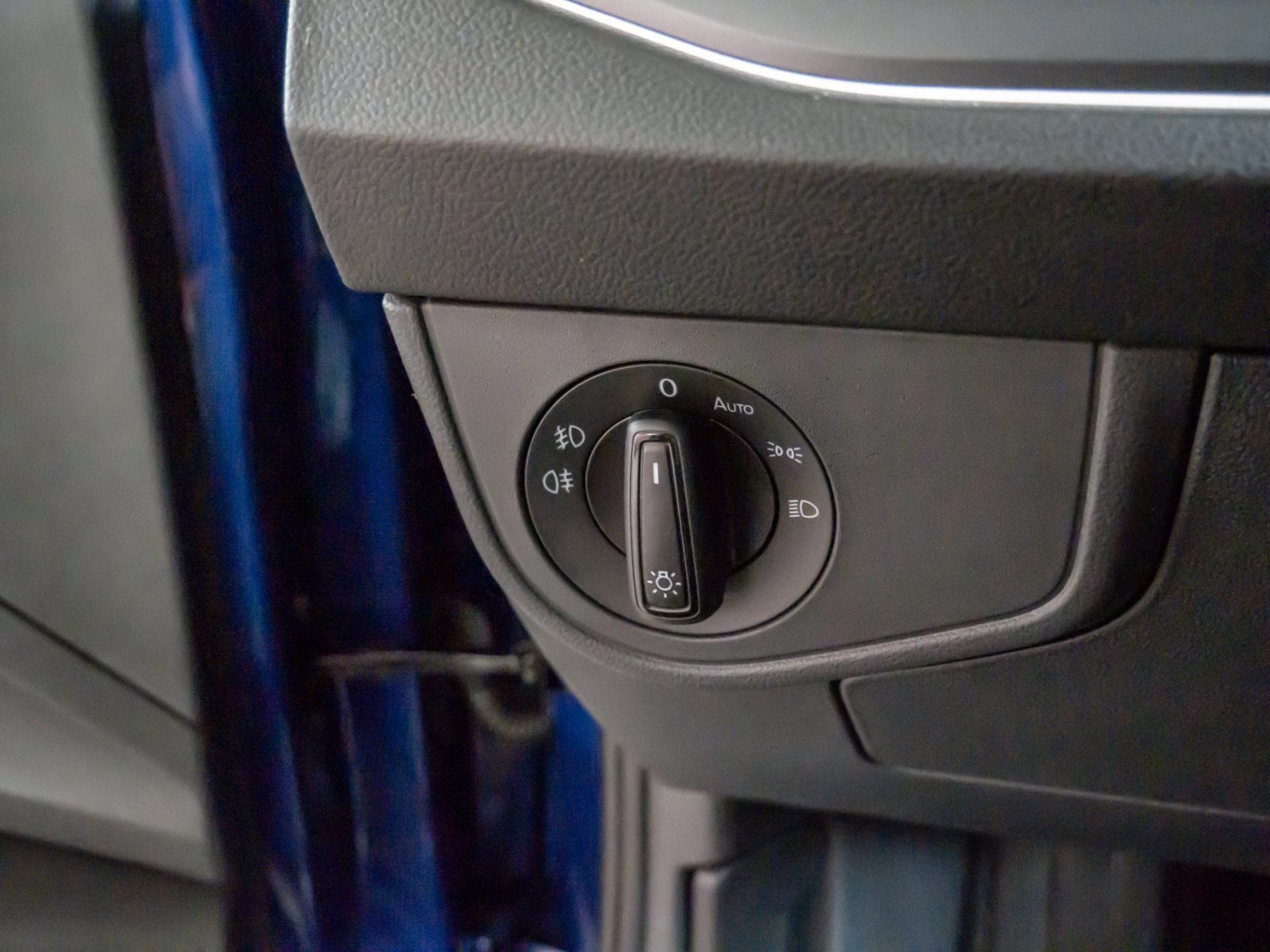 Taigo R-LINE TSI DSG+ALU 18+AHK+LED-MATRIX+TRAVEL ASSIST+KLIMA+APP CONNECT